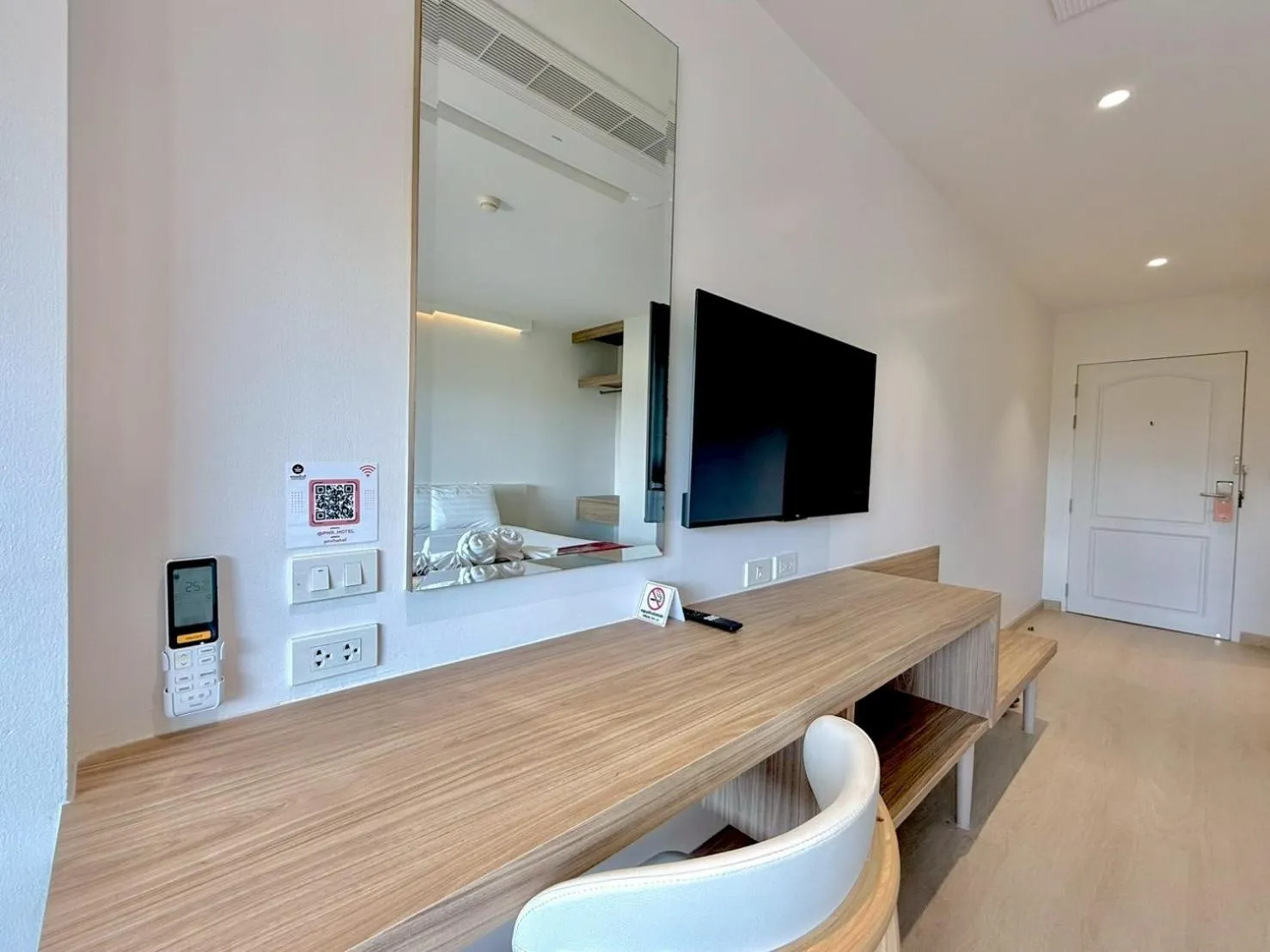 TV and multimedia in Phanomrungpuri Hotel Buriram