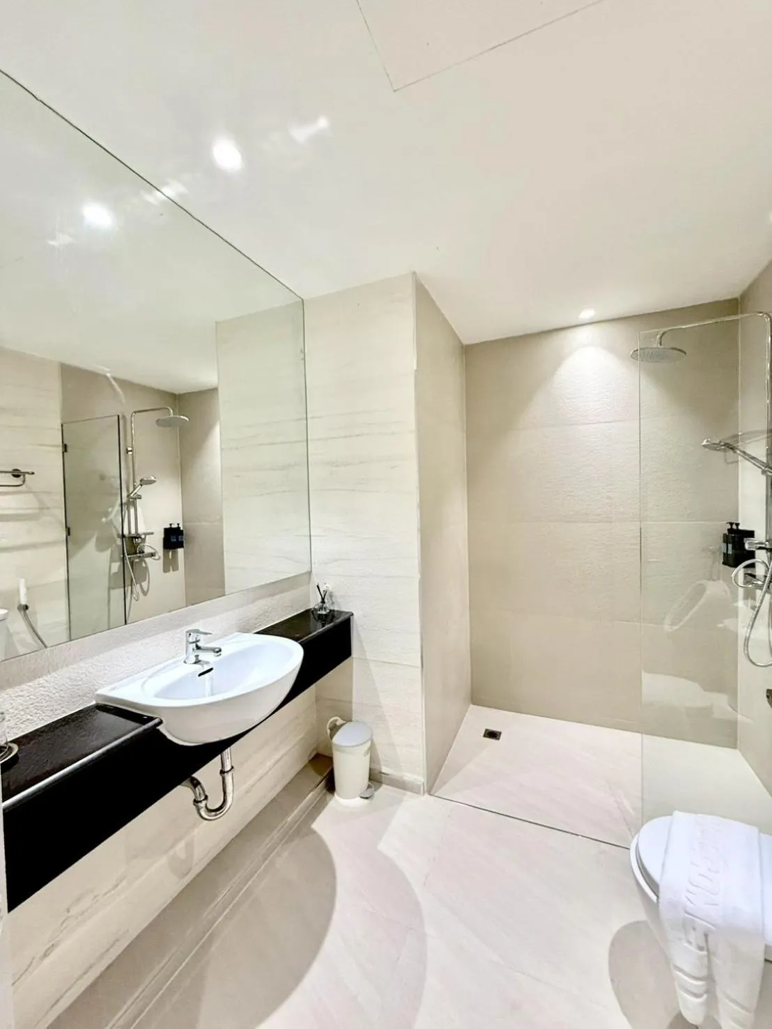 Shower in Phanomrungpuri Hotel Buriram