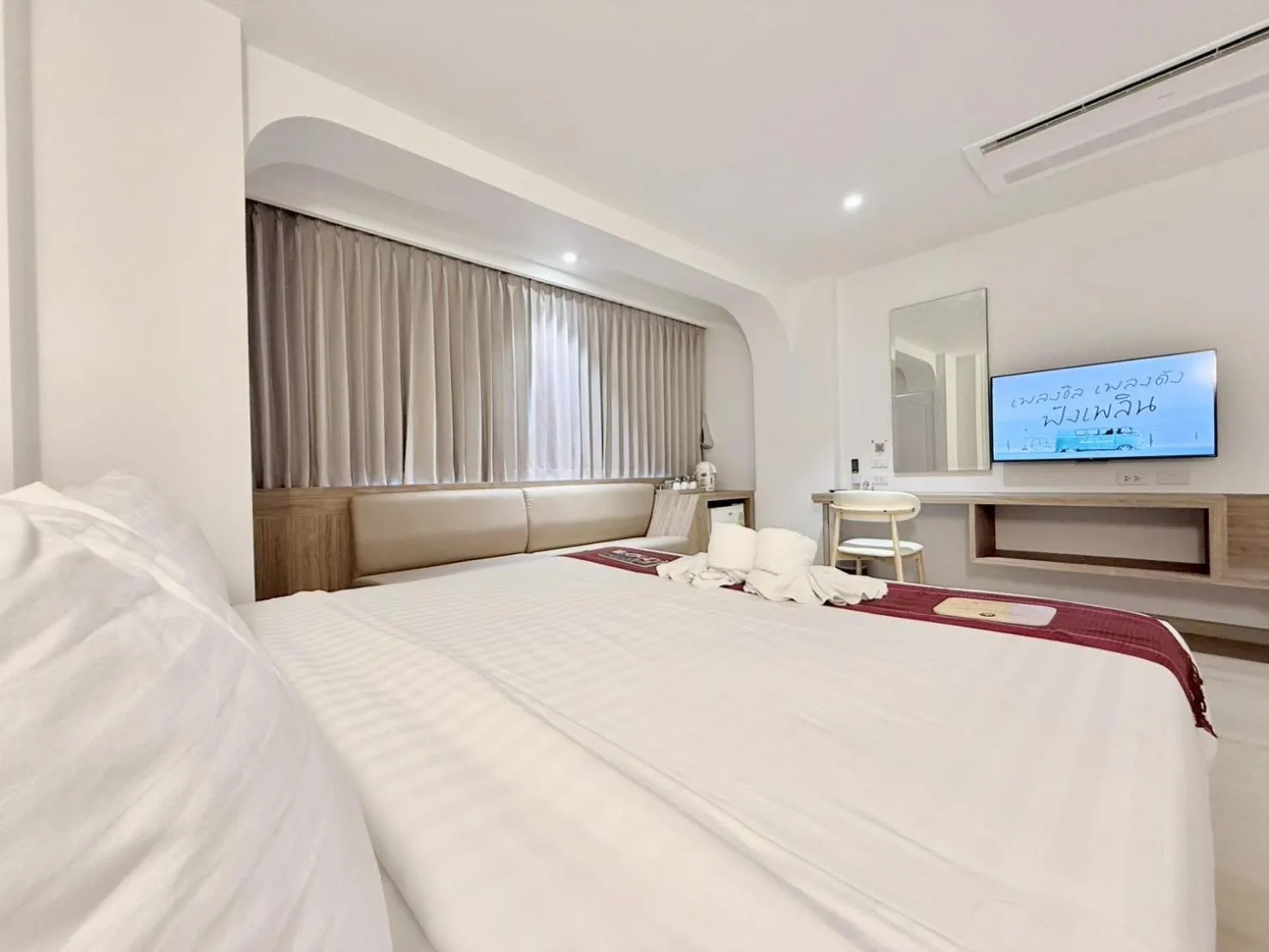 Bed in Phanomrungpuri Hotel Buriram