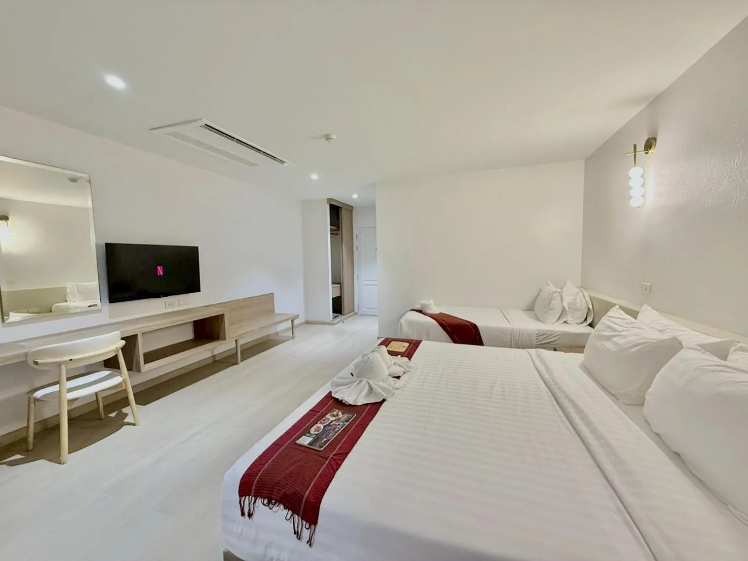 Bed in Phanomrungpuri Hotel Buriram