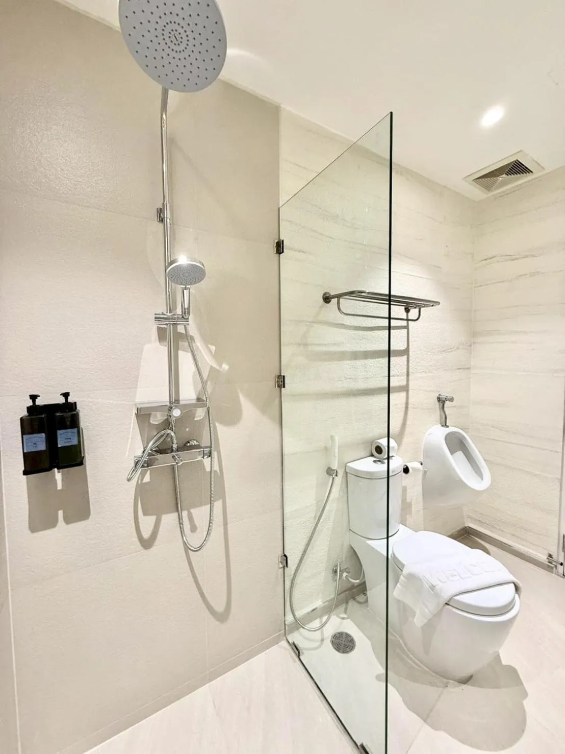 Shower in Phanomrungpuri Hotel Buriram