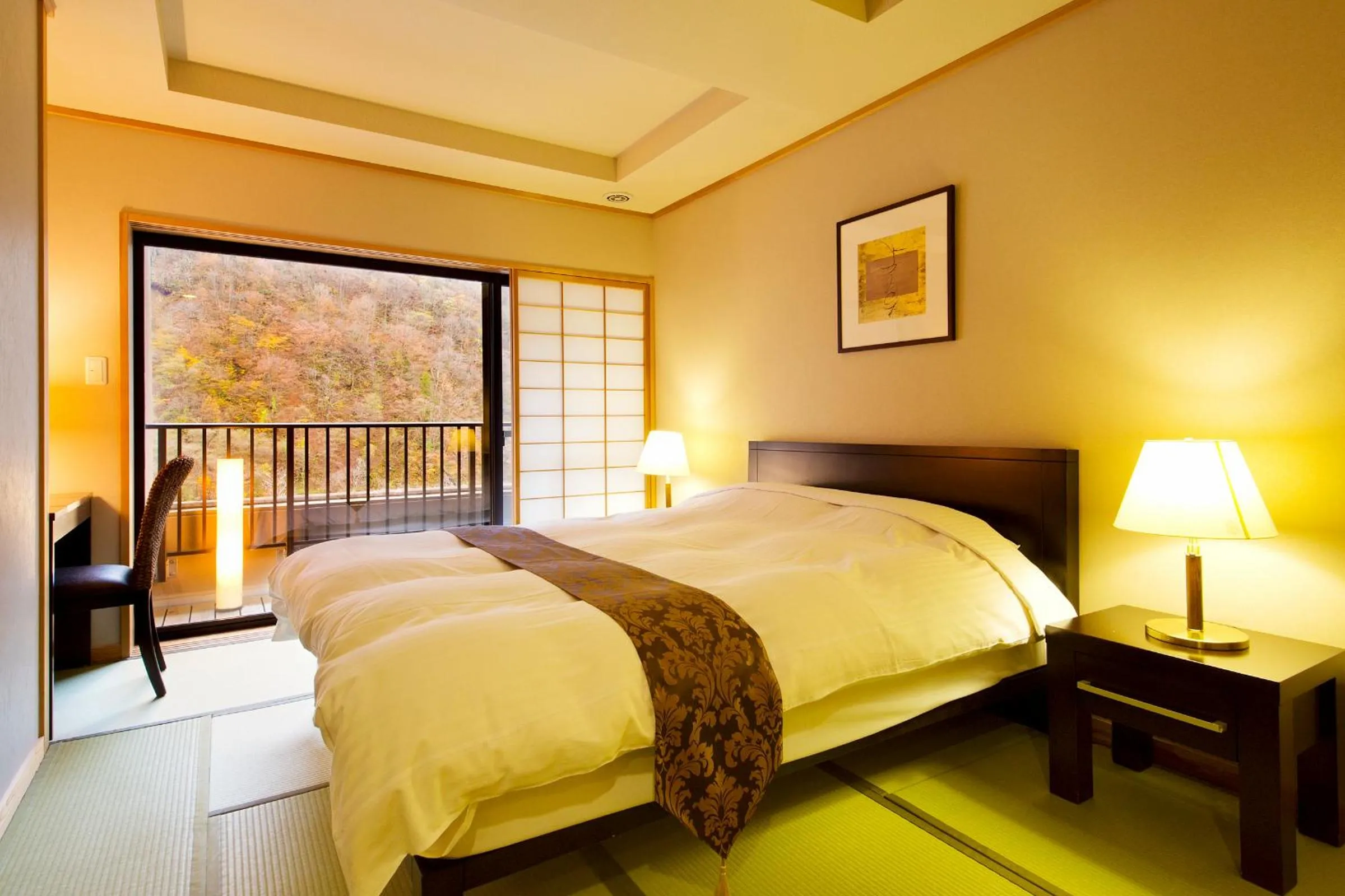 Photo of the whole room, Bed in Yukimurasaki