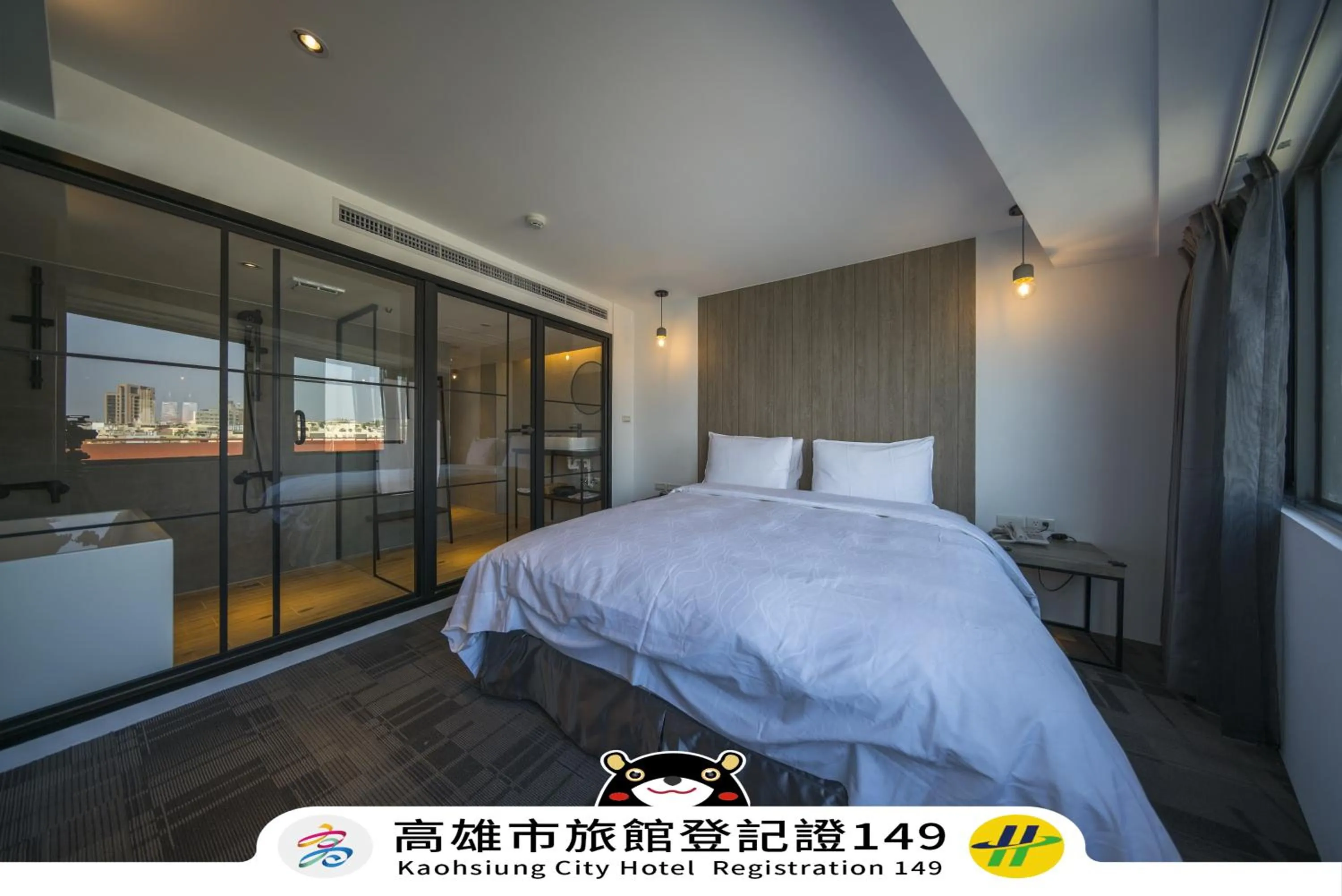 Bed in Watermark Hotel-The Harbour