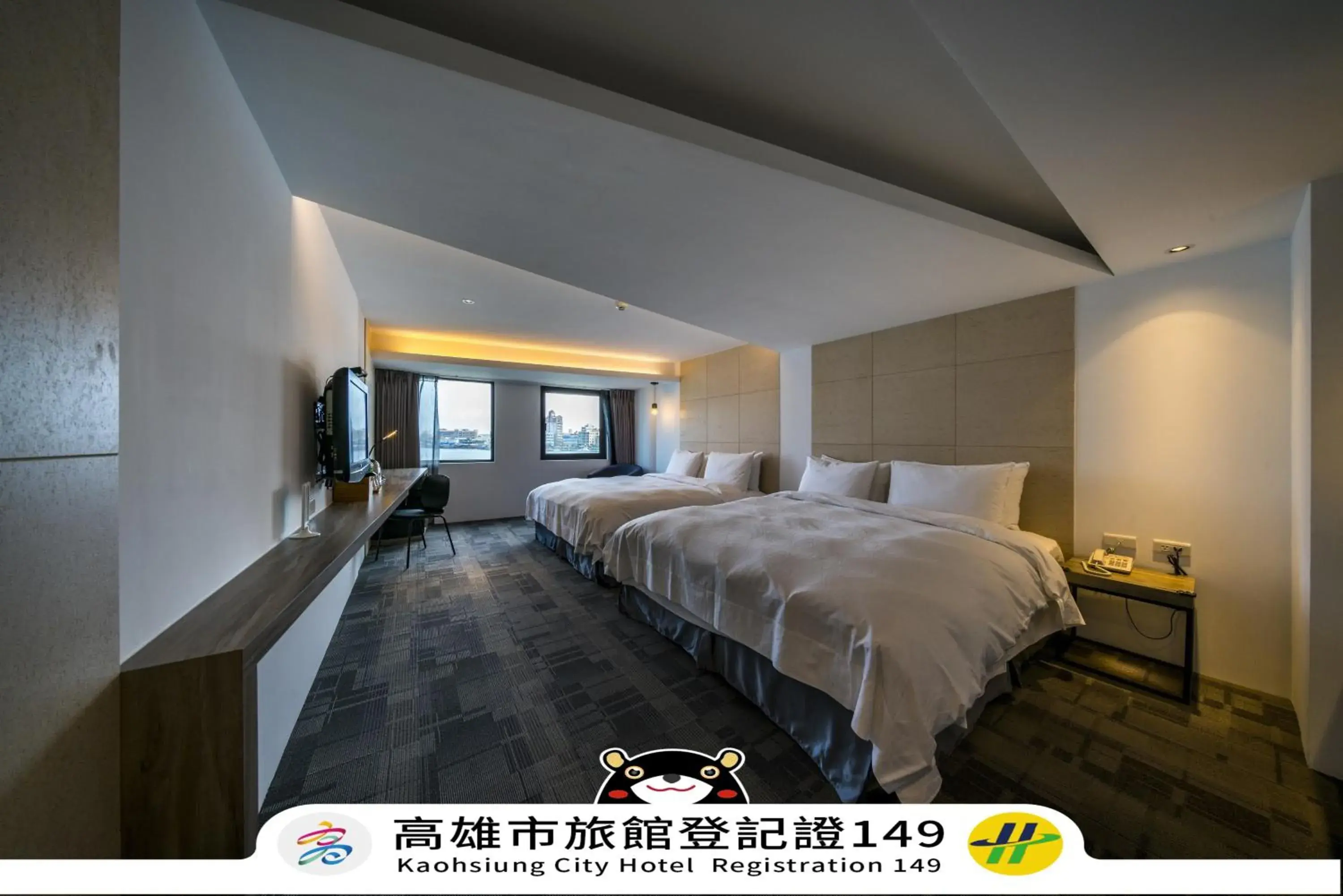 Bed in Watermark Hotel-The Harbour Bed in Watermark Hotel-The Harbour