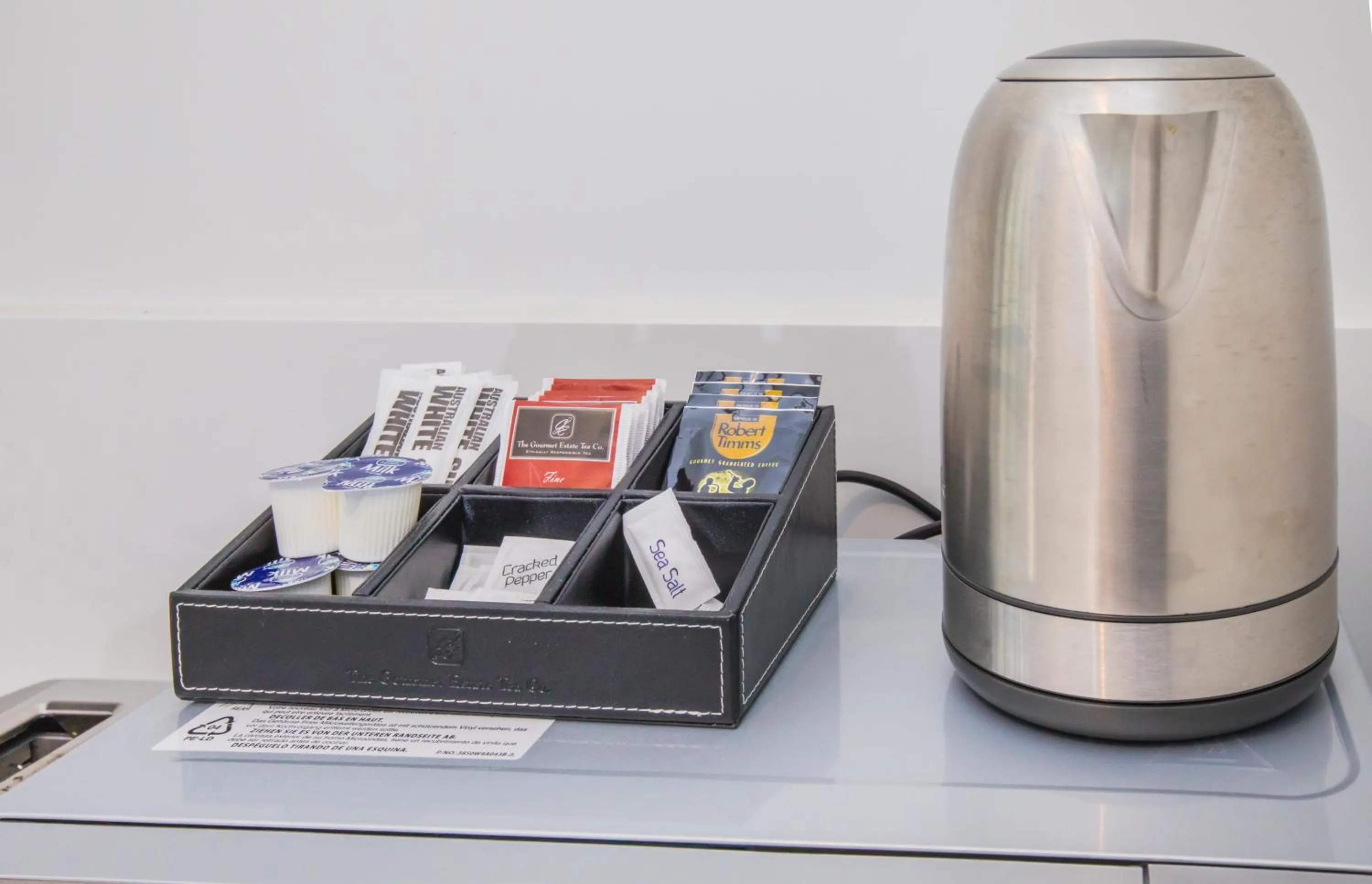 Coffee/tea facilities in Spencer Street Apartments