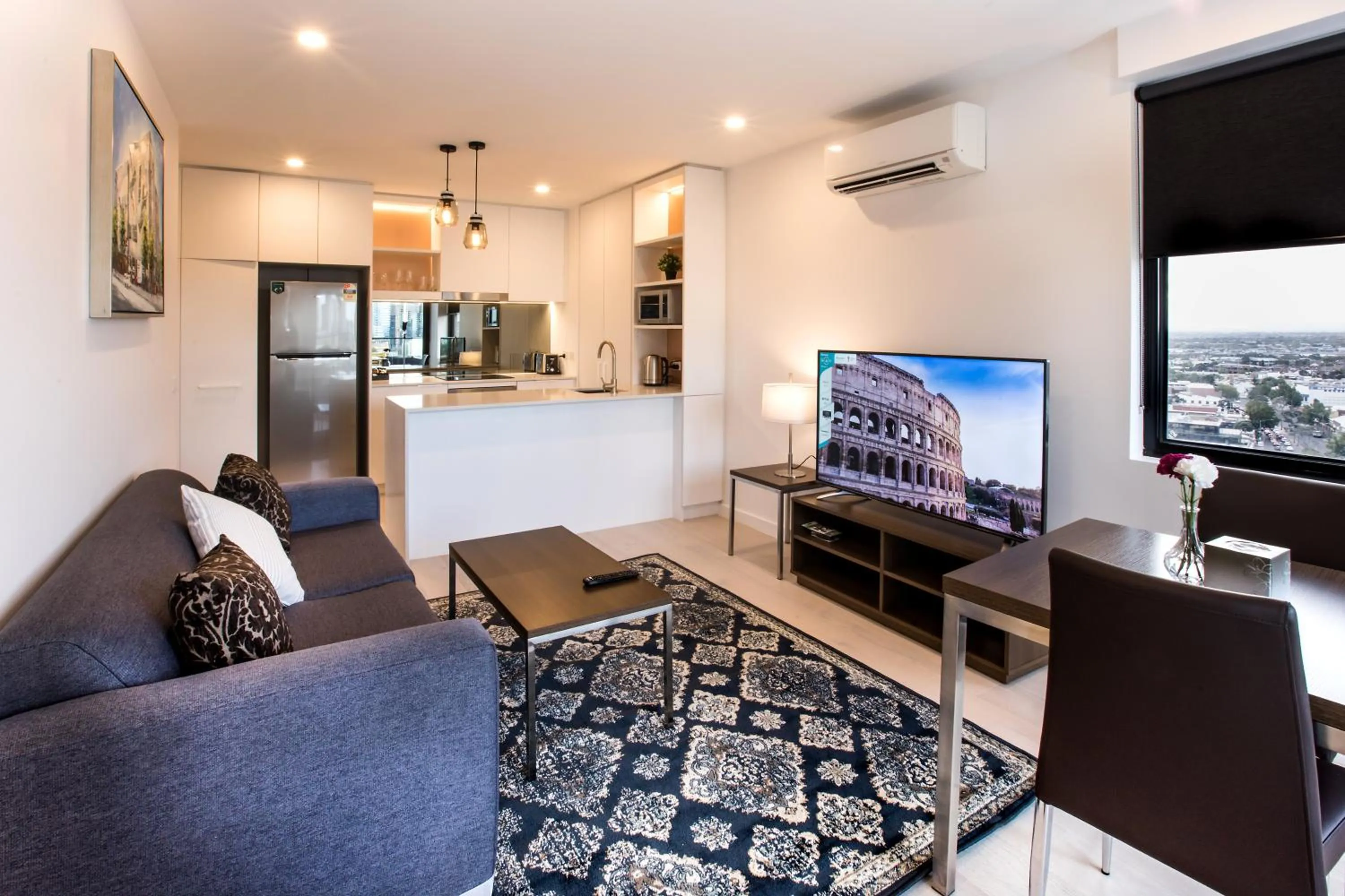 TV and multimedia in Spencer Street Apartments