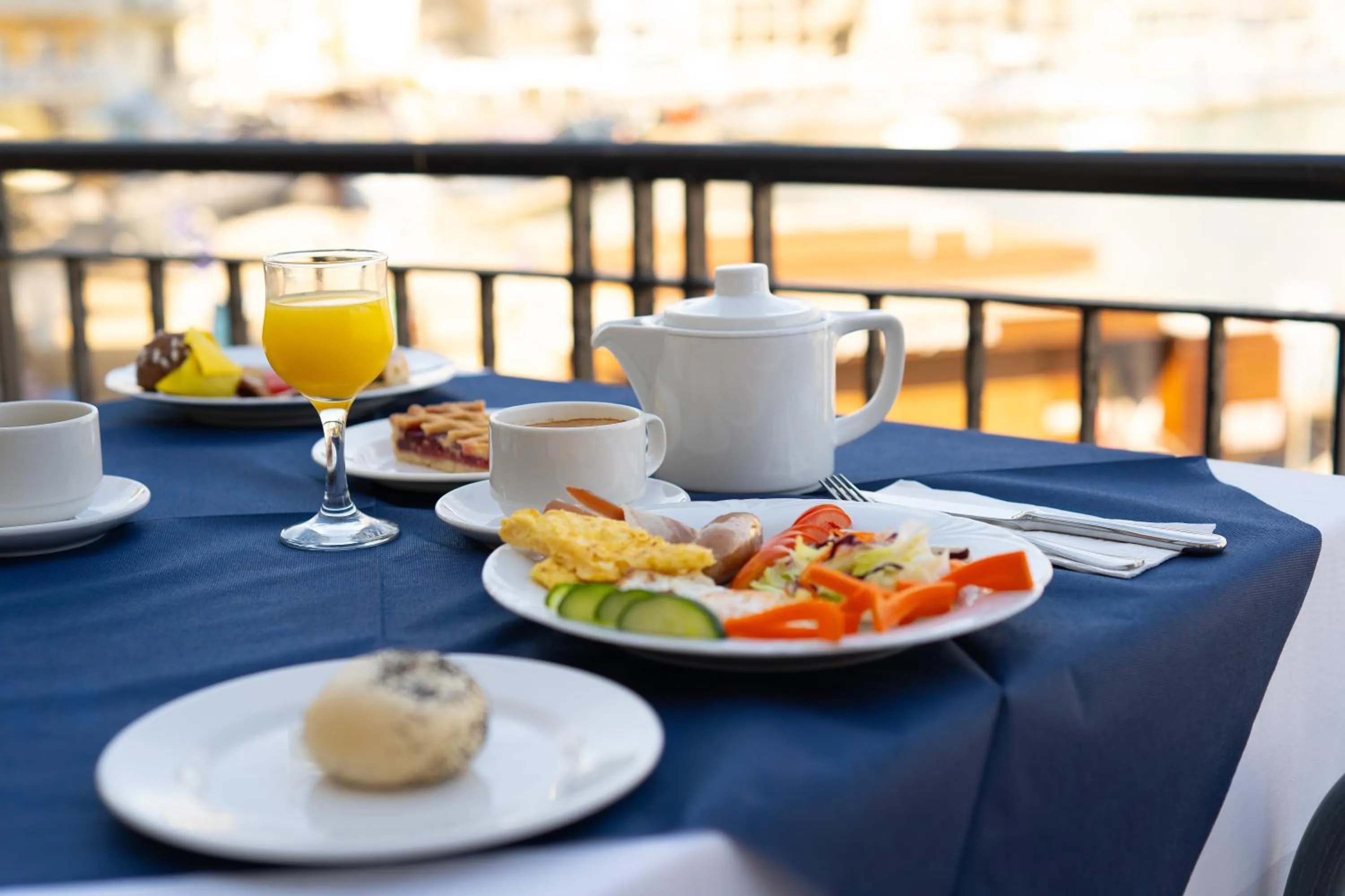 Breakfast in Hotel Calypso
