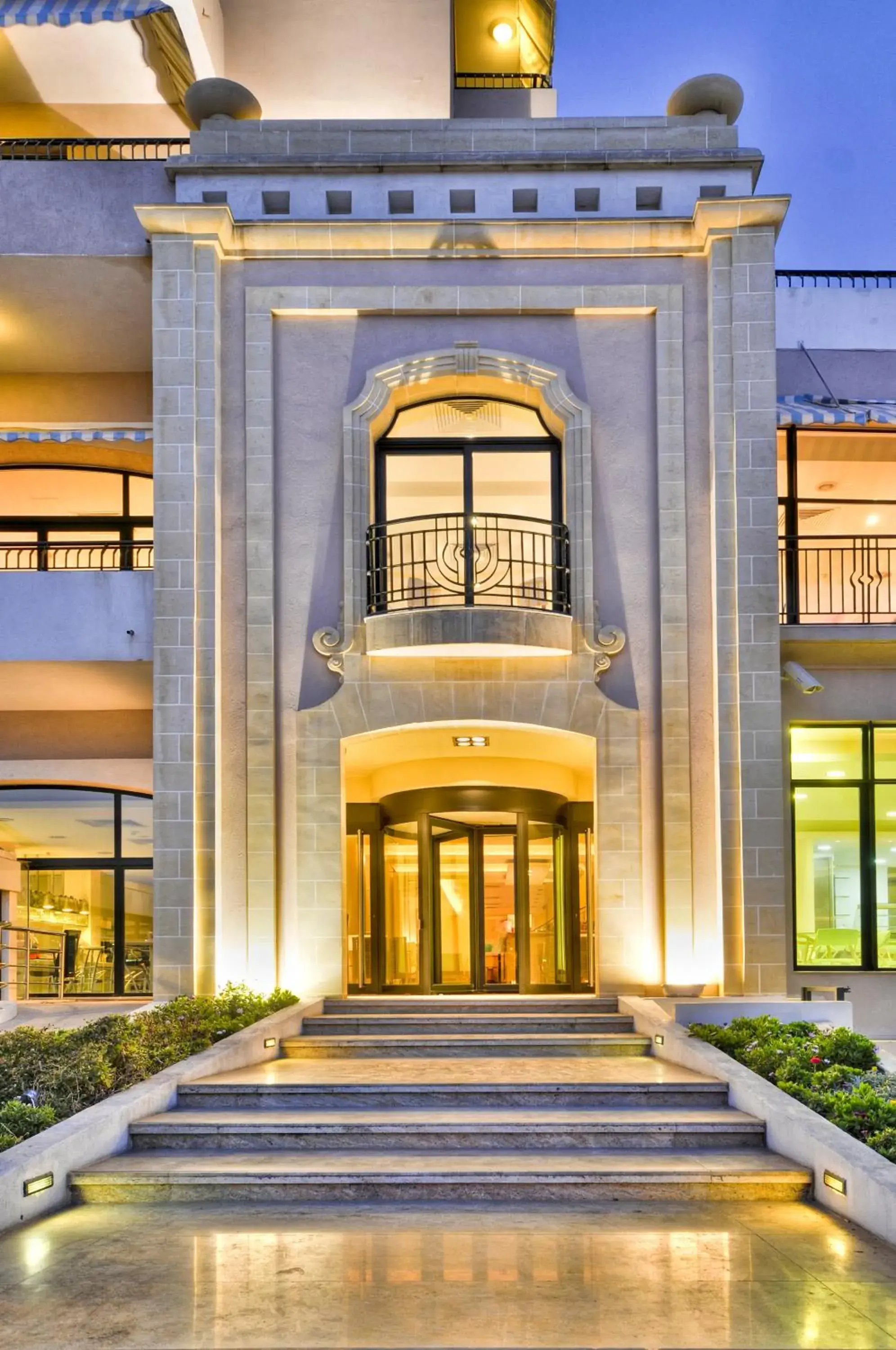 Facade/entrance in Hotel Calypso Facade/entrance in Hotel Calypso