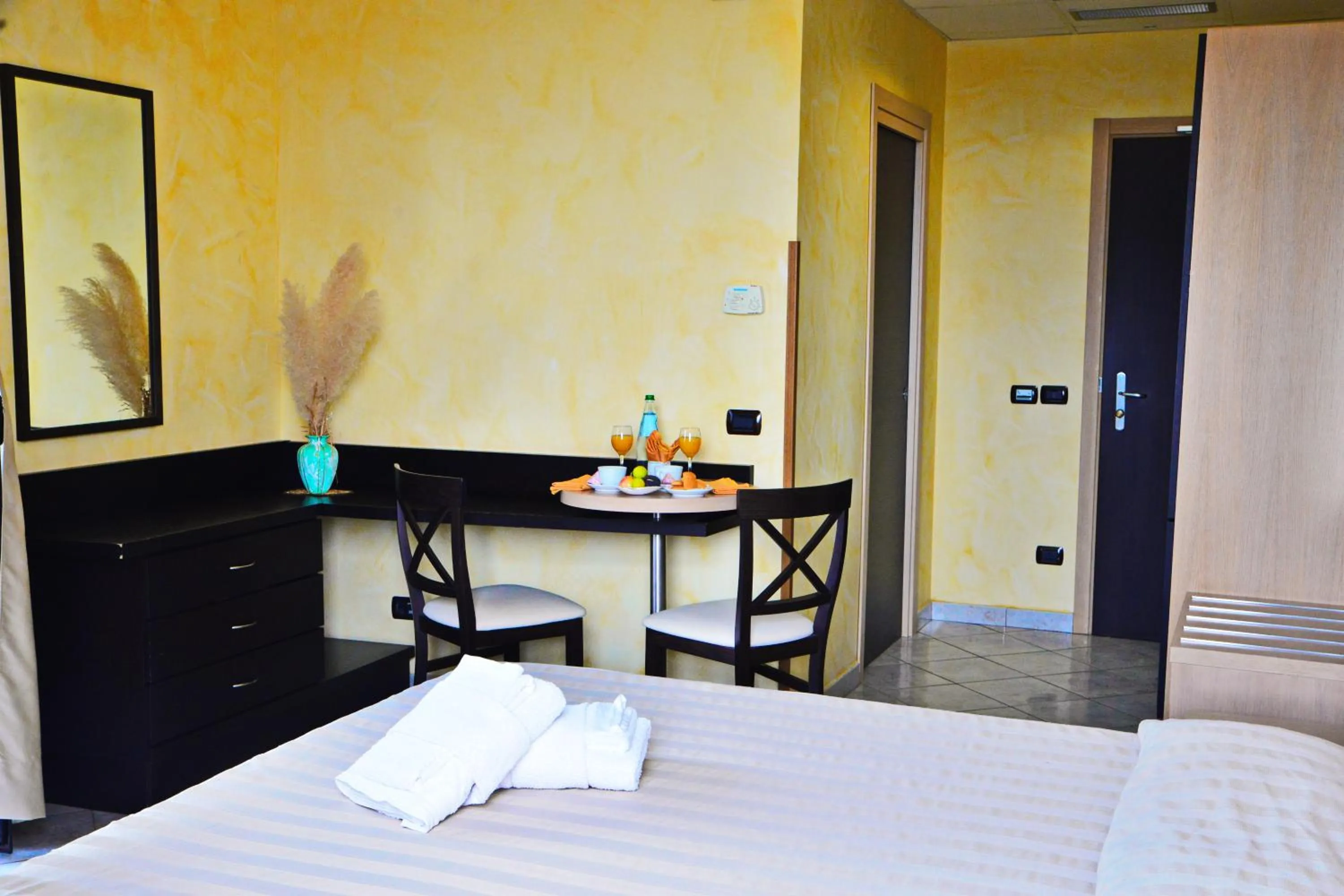 Photo of the whole room, Bed in Hotel Onda Bleu