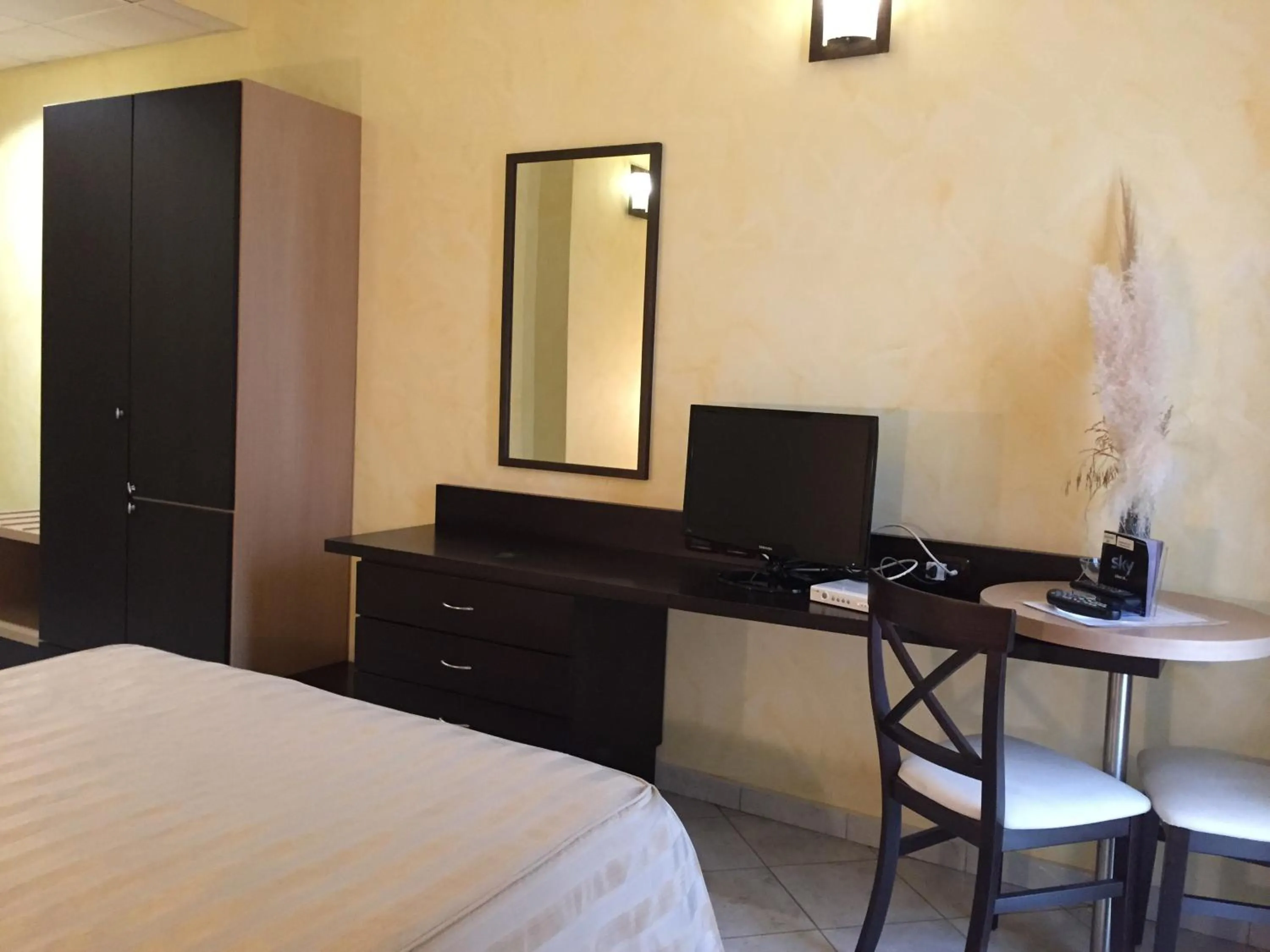 Photo of the whole room, Bed in Hotel Onda Bleu