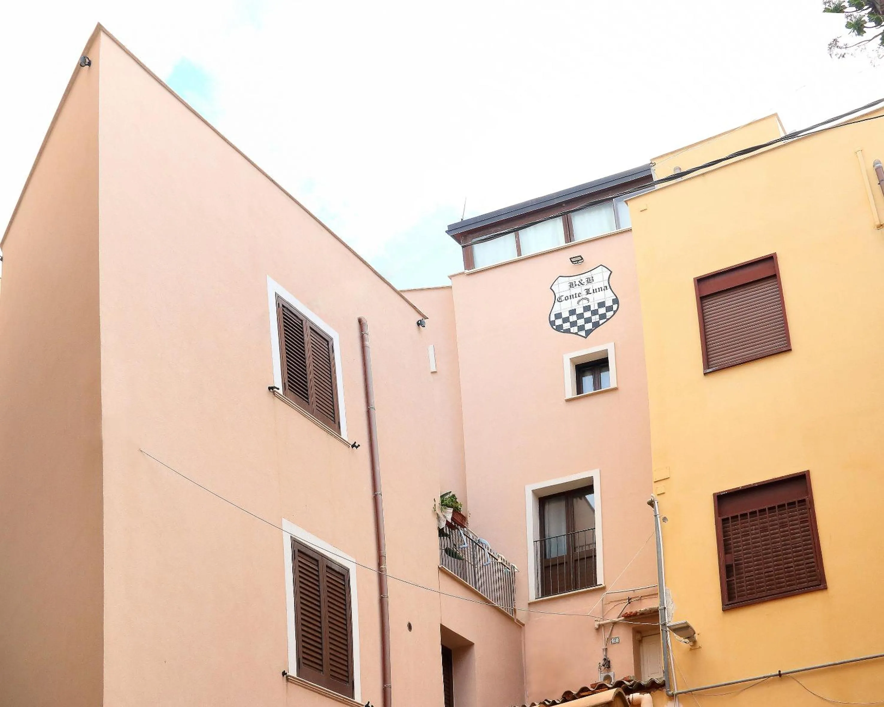 Property building in Bed & Breakfasts Conte Perollo