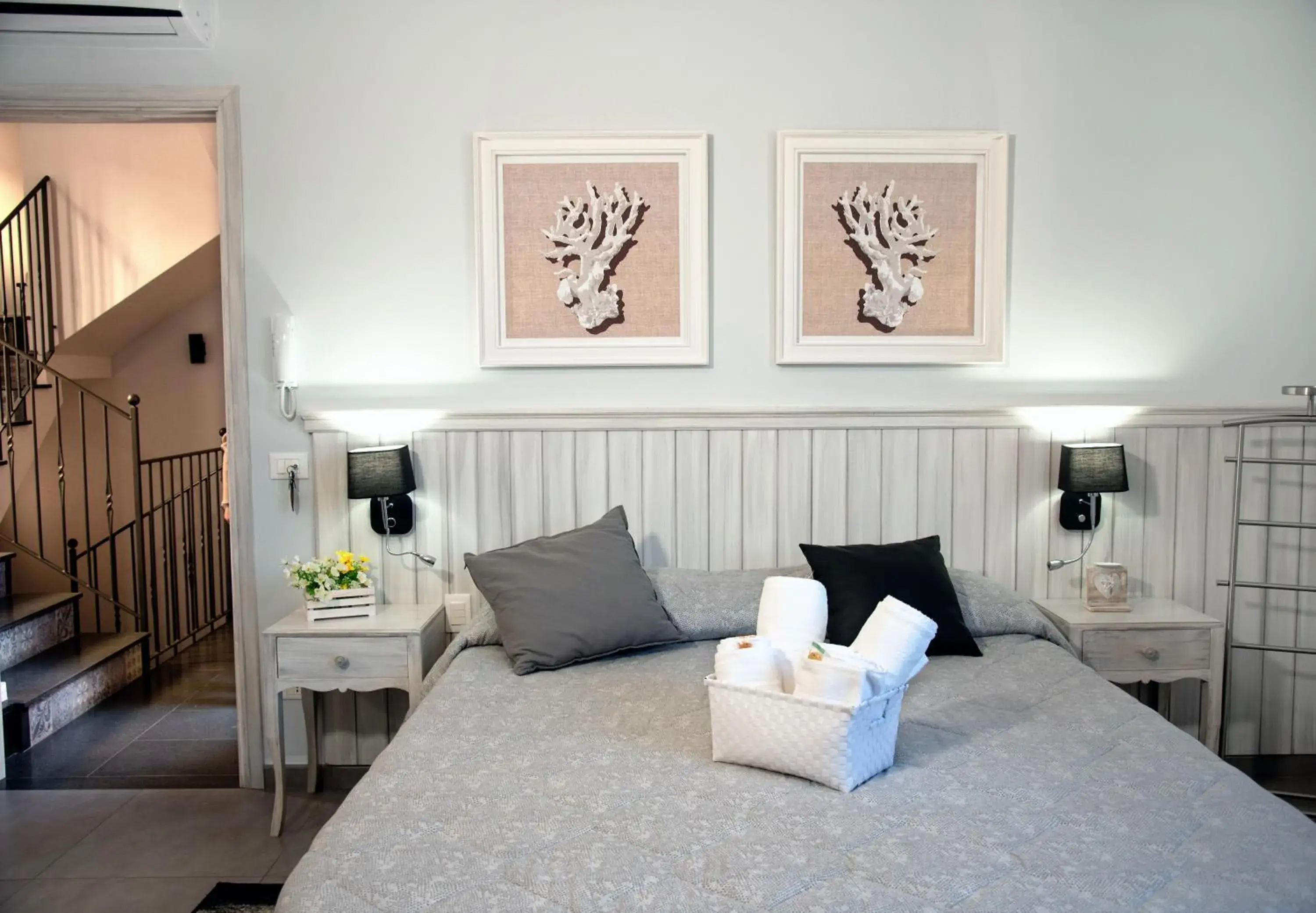 Double Room with Sauna Access in Bed & Breakfasts Conte Perollo Double Room with Sauna Access in Bed & Breakfasts Conte Perollo