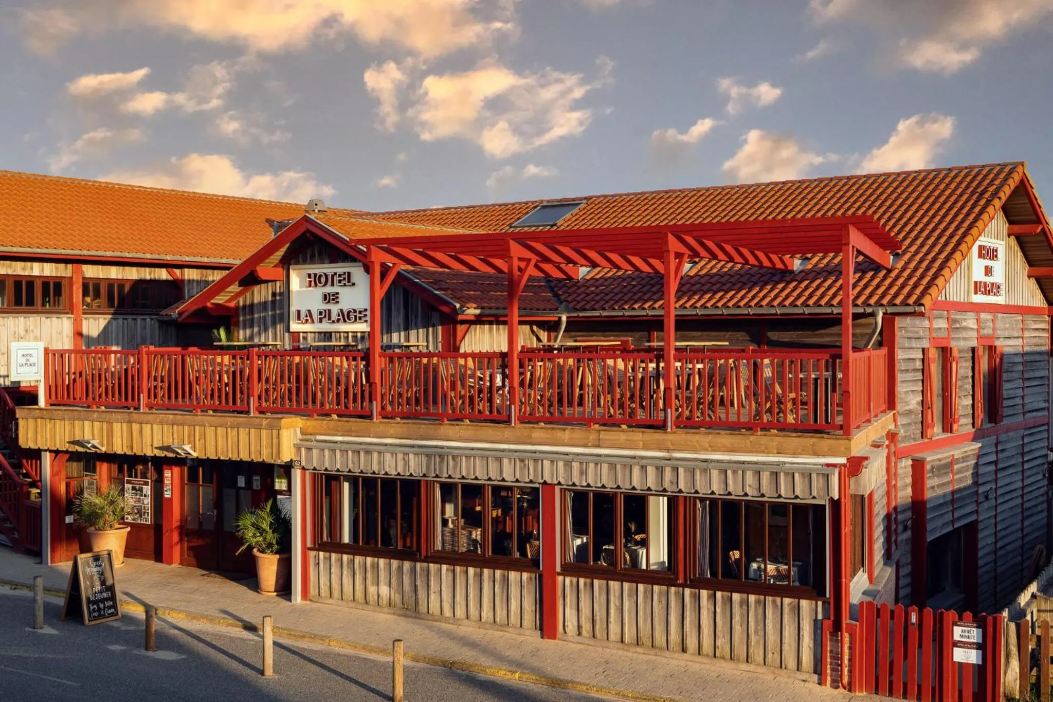 Property building in Hotel de La Plage