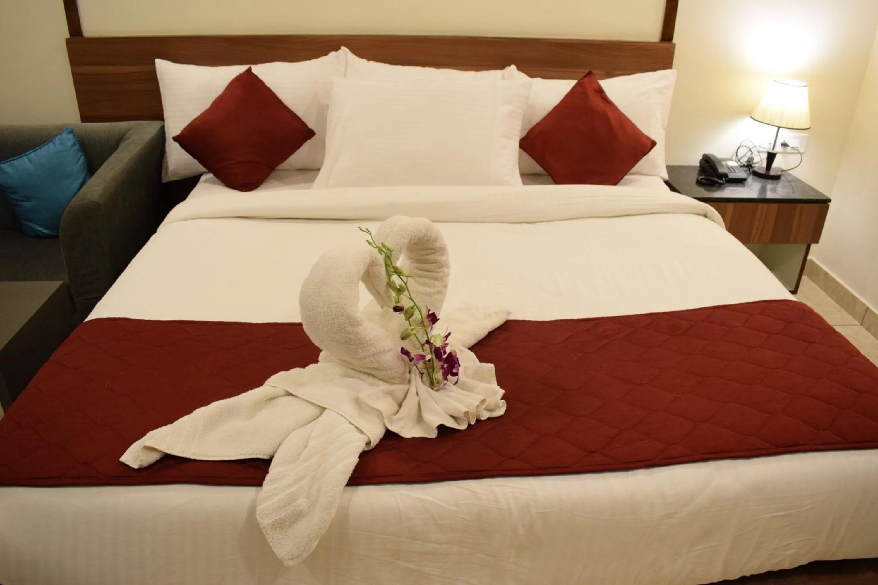 Bedroom, Bed in Silicon Inn Hotel Bangalore Airport