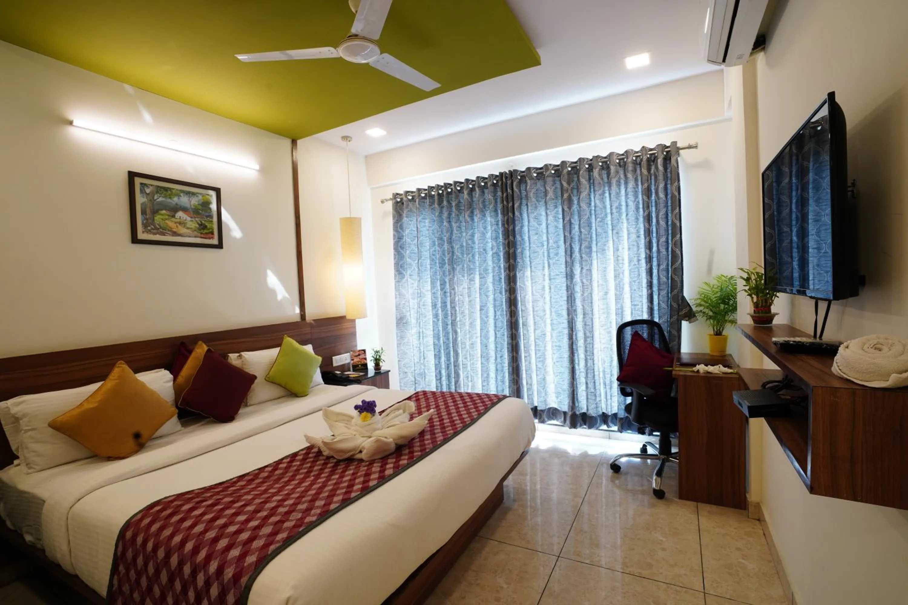 Bedroom, Bed in Silicon Inn Hotel Bangalore Airport