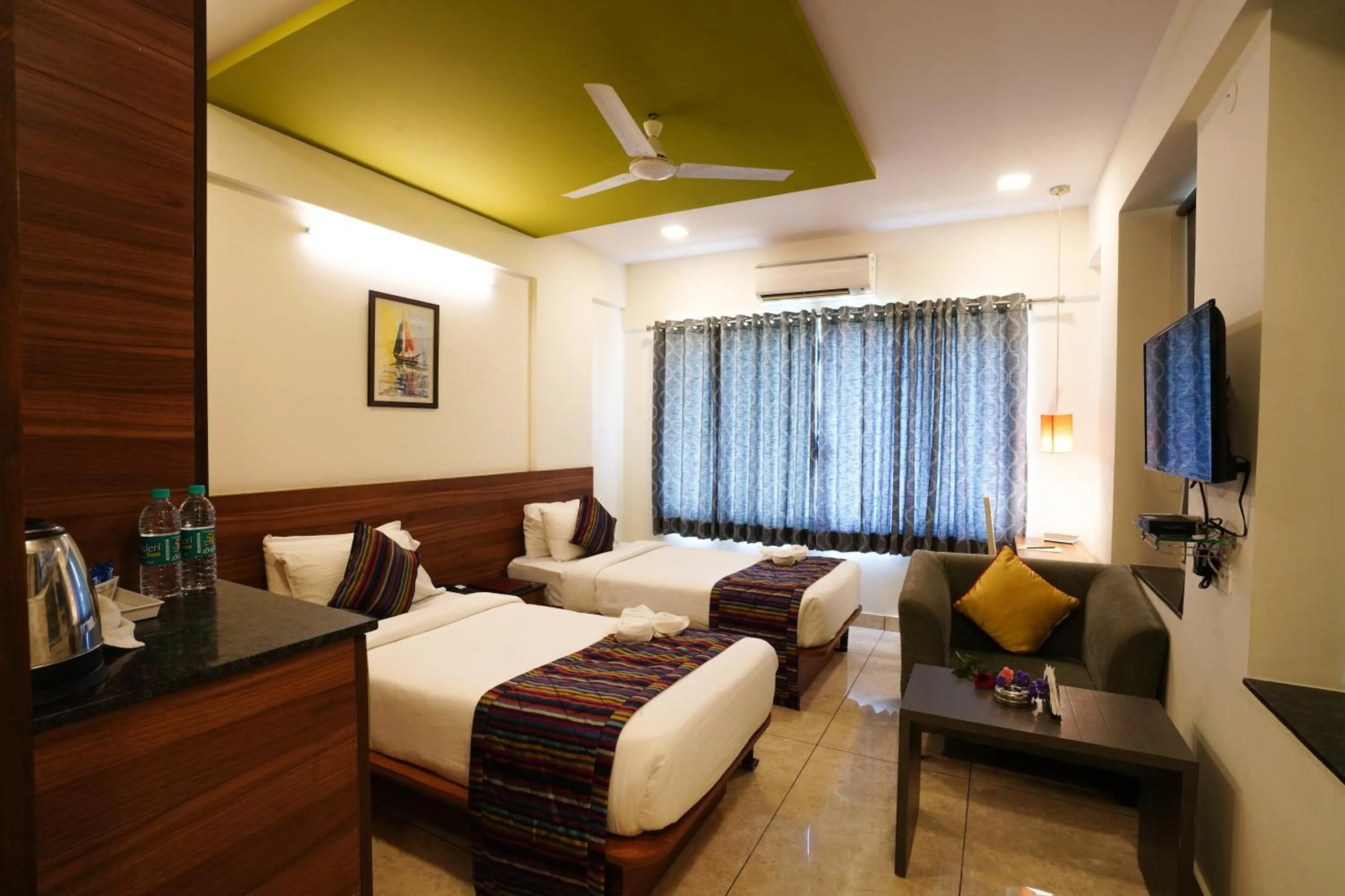 Bed in Silicon Inn Hotel Bangalore Airport