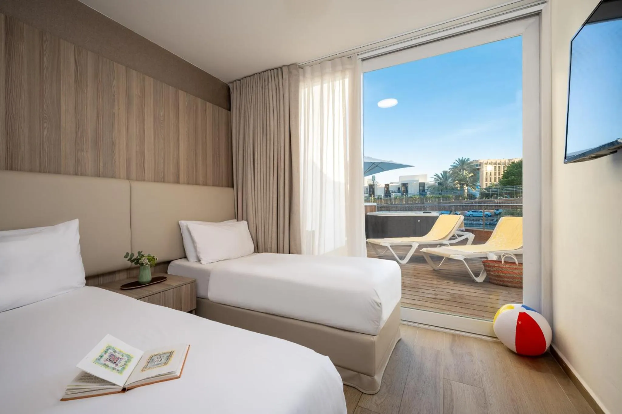 Hot Tub, Bed in Astral Palma Hotel