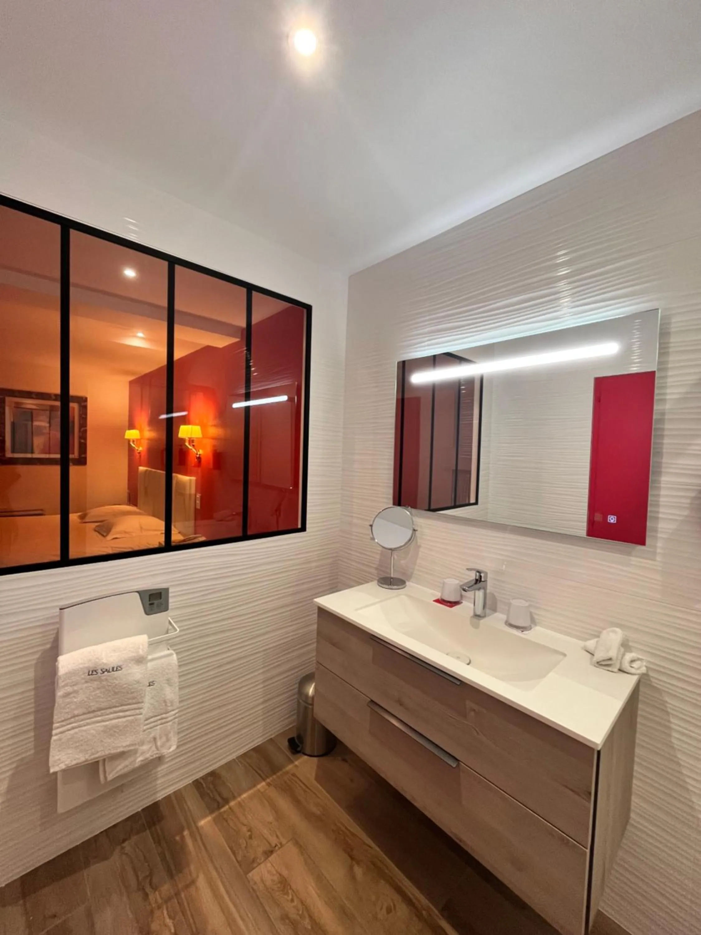 Bathroom in Les Saules Parc & Spa - Teritoria