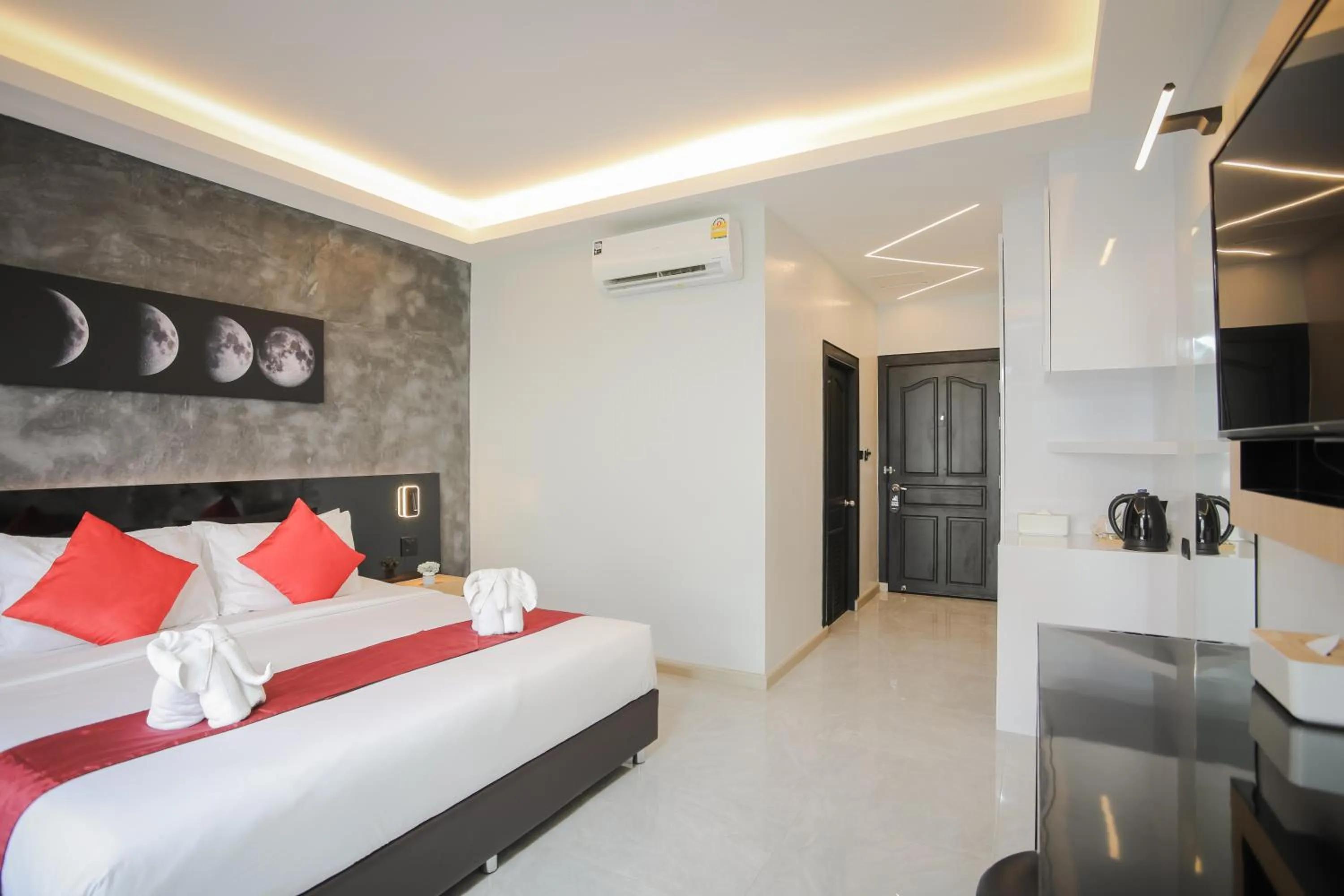 Bed in ETK Patong Resort