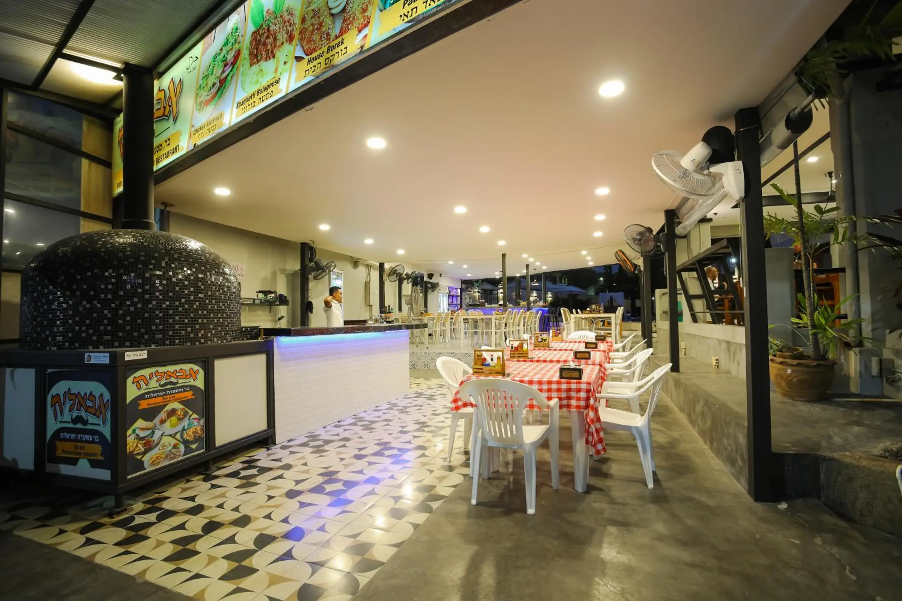 Restaurant/places to eat in ETK Patong Resort Restaurant/places to eat in ETK Patong Resort