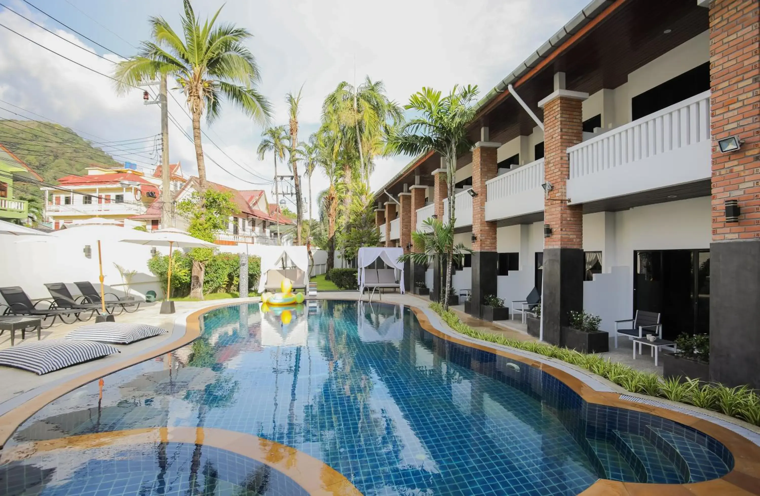 Property building in ETK Patong Resort Property building in ETK Patong Resort