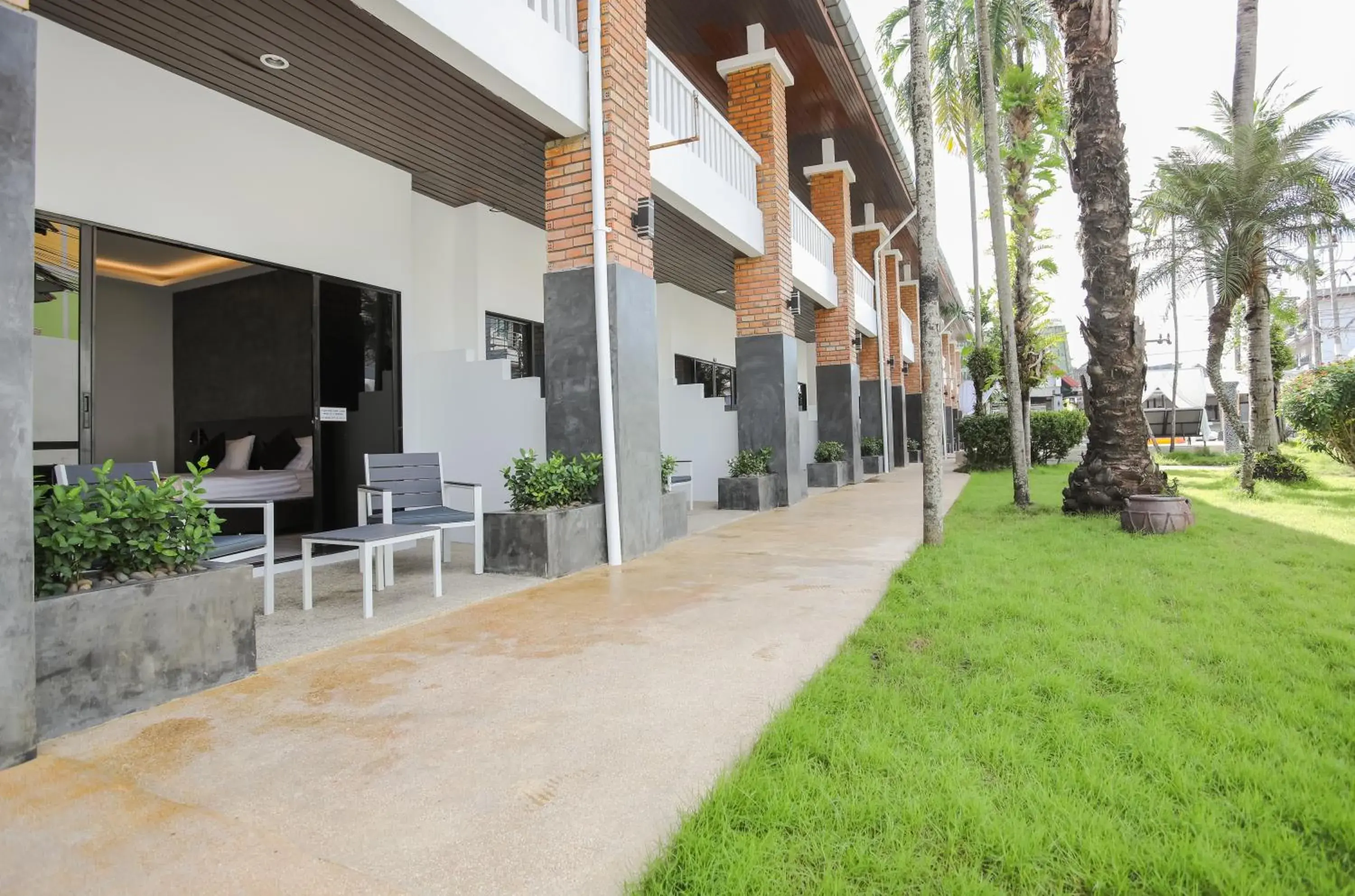 Property building in ETK Patong Resort Property building in ETK Patong Resort