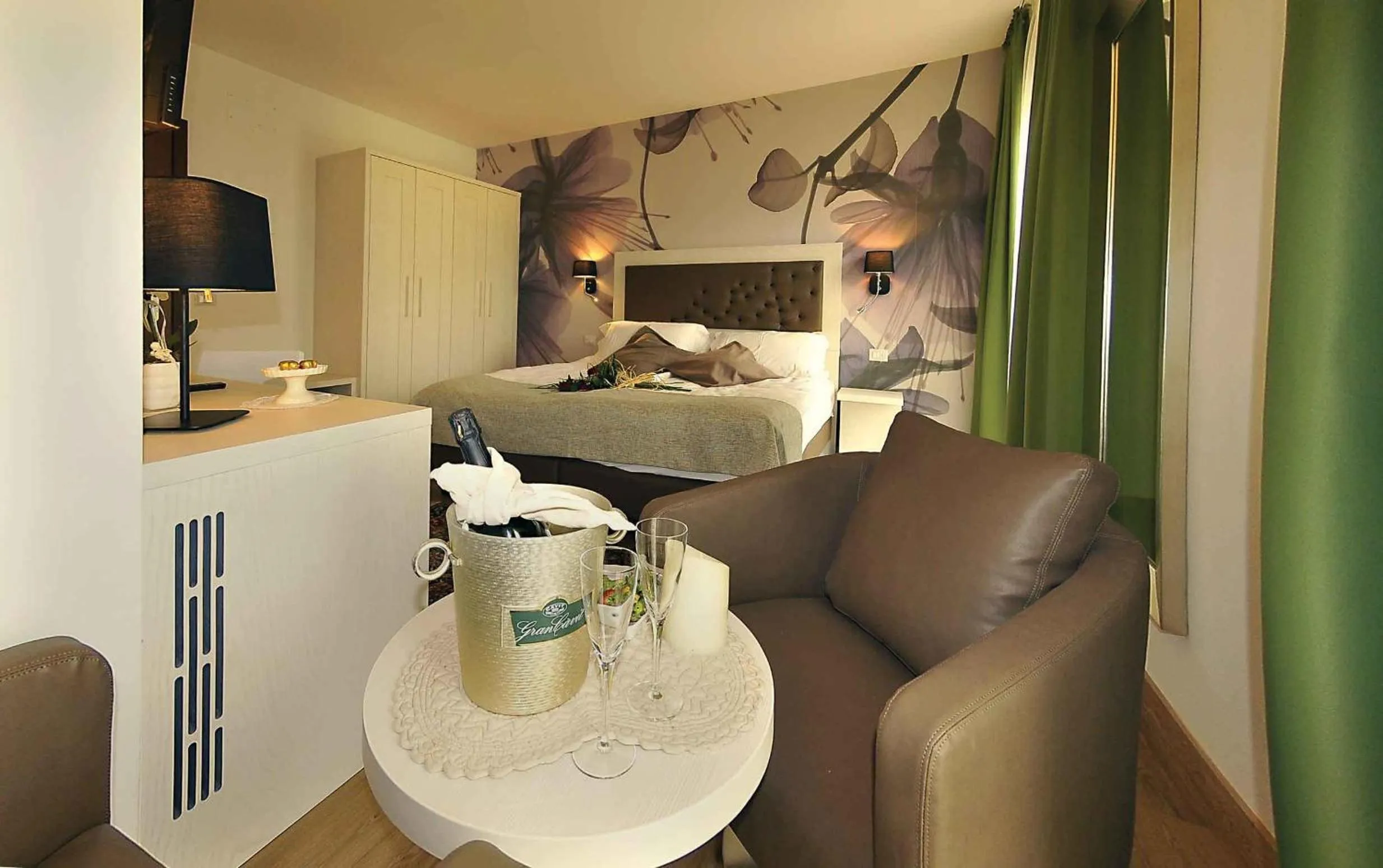 Photo of the whole room, Bed in Hotel Florida