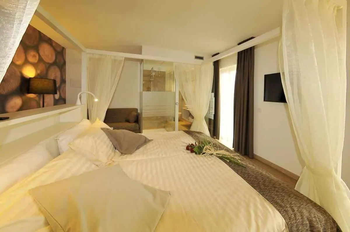 Bed in Hotel Florida