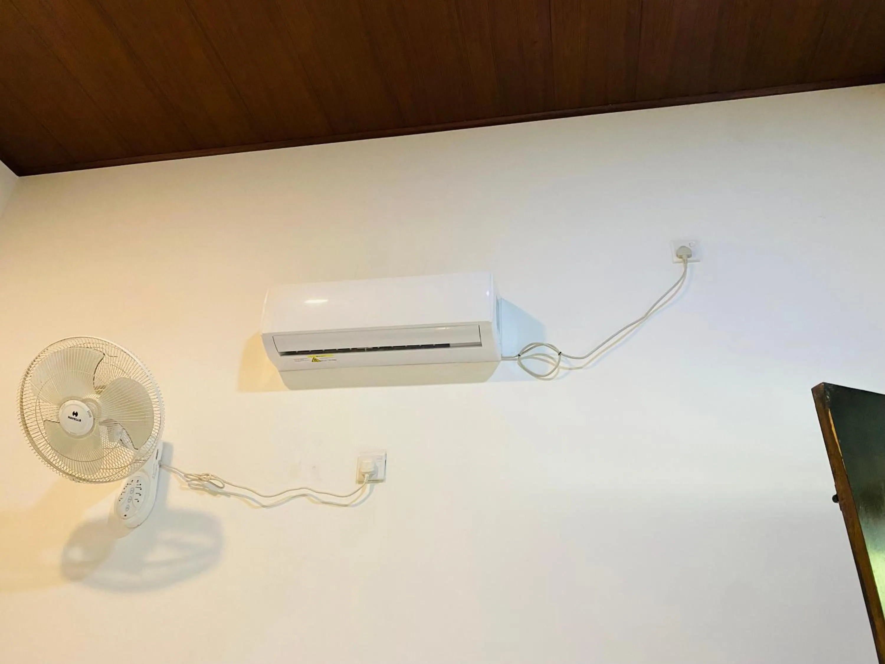 air conditioner in Fairview Dill homestay