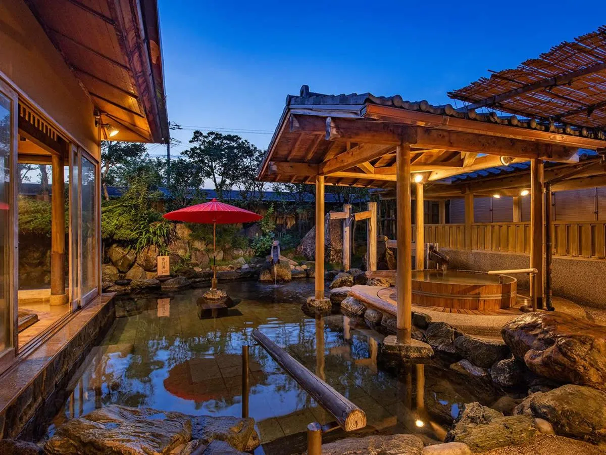 Hot Spring Bath in Haifu