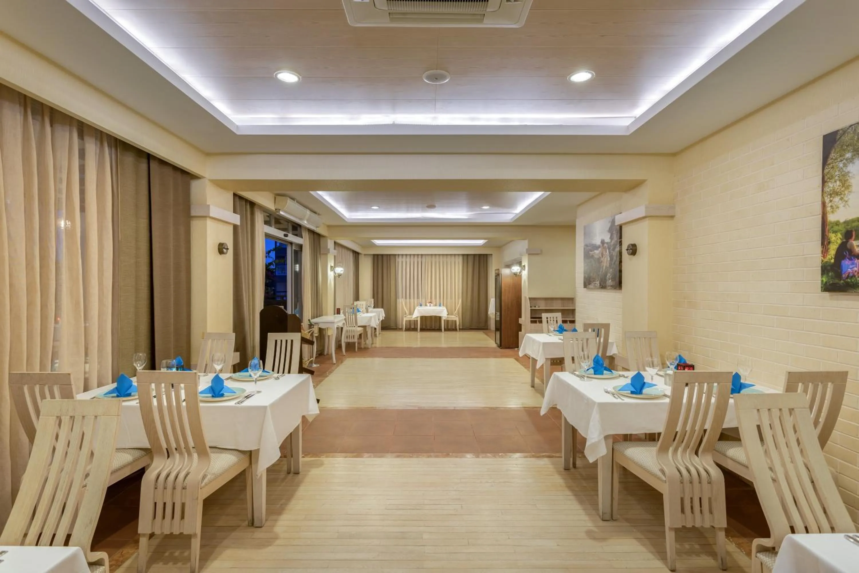 Restaurant/places to eat in Marvida Family Eco - Ultra All Inclusive & Kids Concept