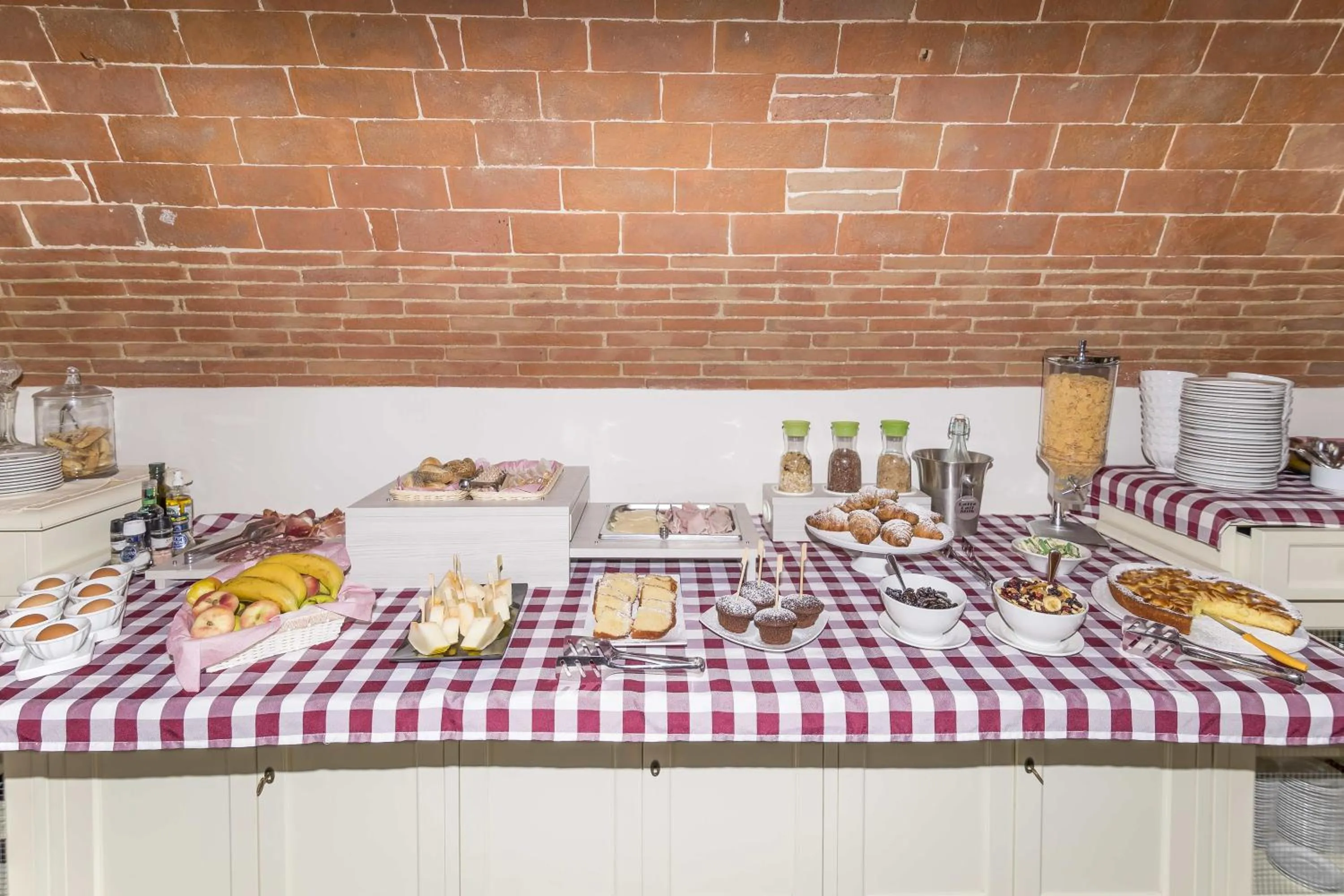 Food and drinks in Le Sodole Country Resort & Golf