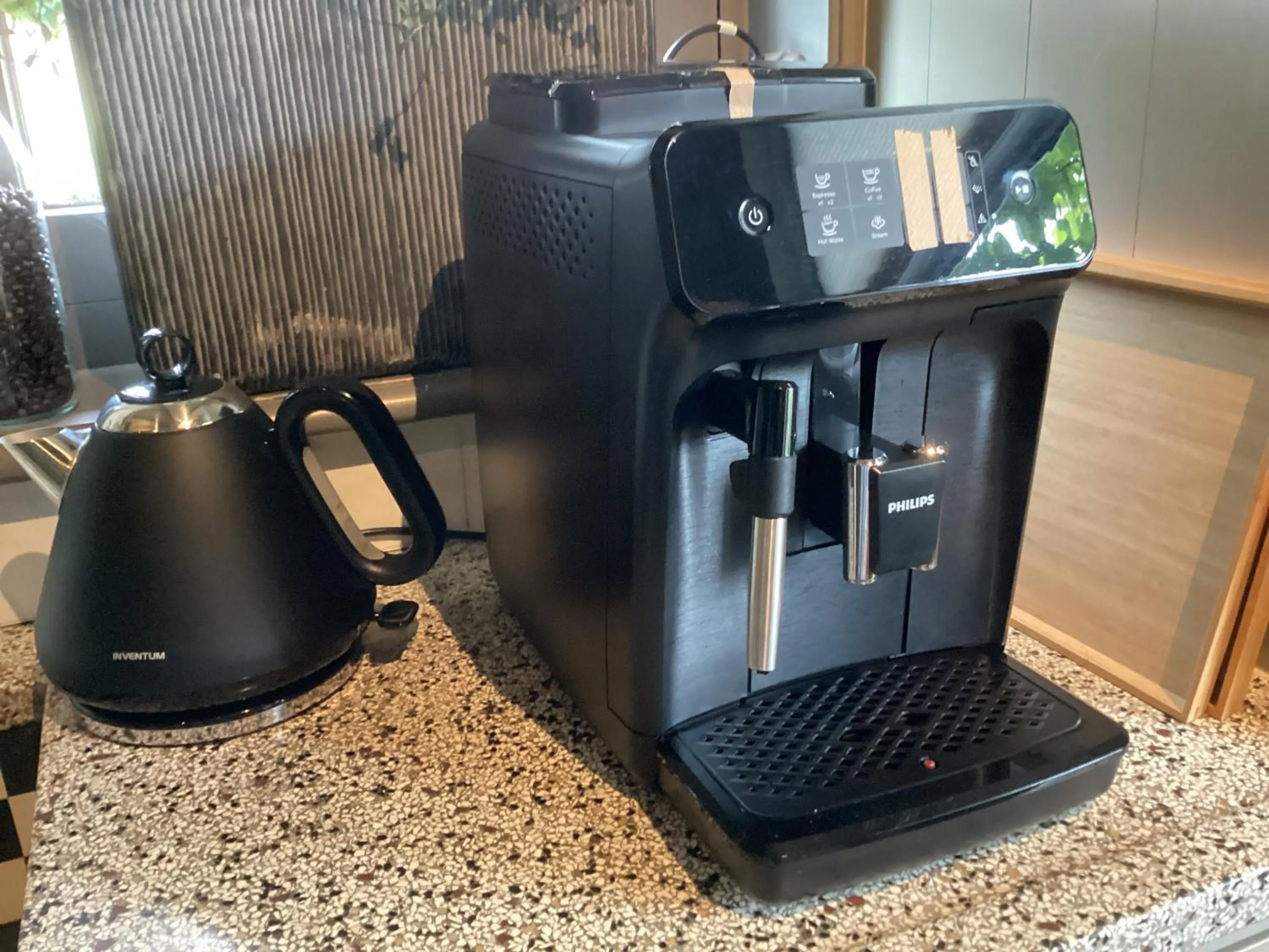 Coffee/tea facilities in B&B De Meidoornhof