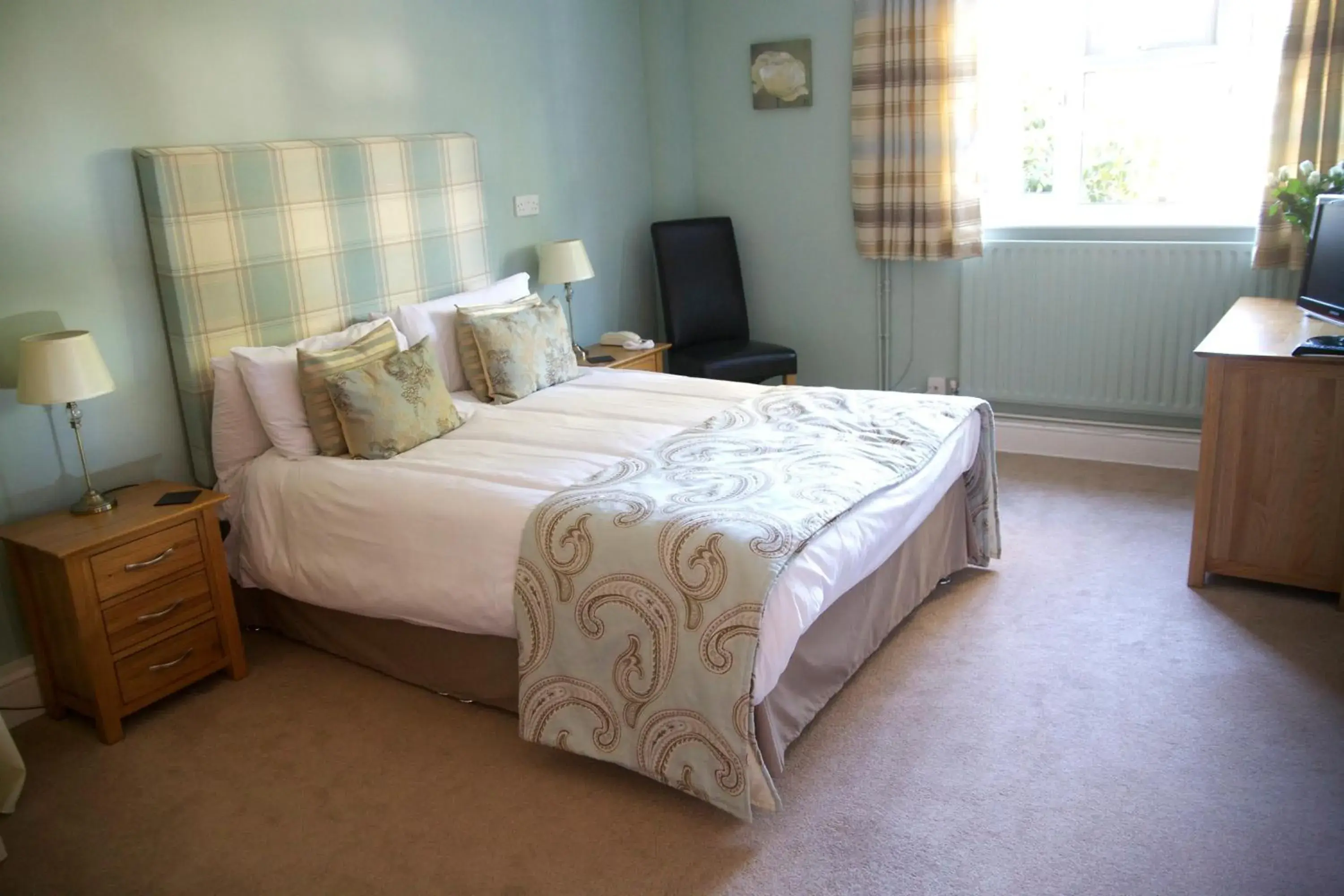 Double Room in The Pytchley Inn Double Room in The Pytchley Inn