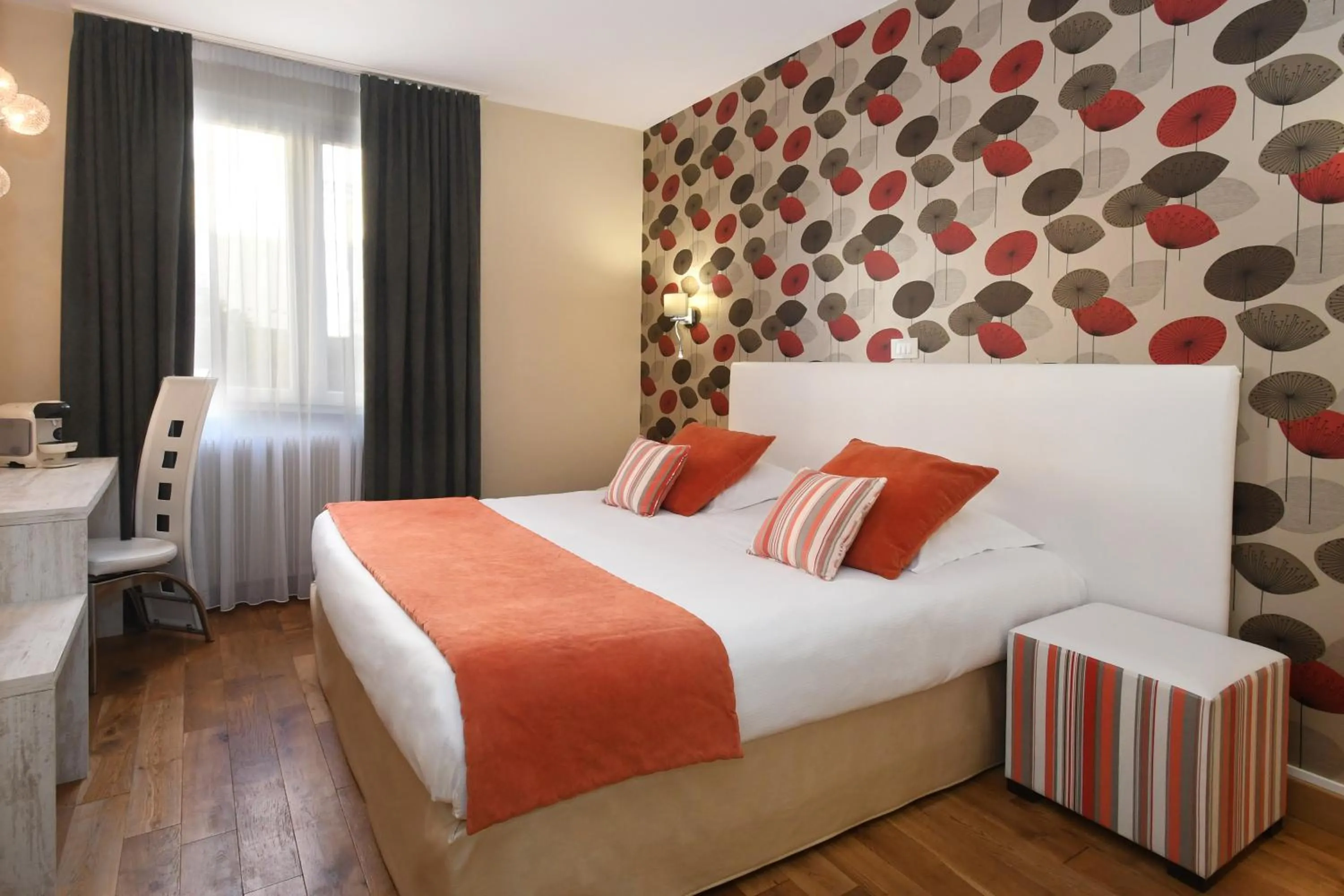 Photo of the whole room, Bed in Logis Hôtel du Centre - Halte idéale en cyclotourisme avec garage à vélos clos