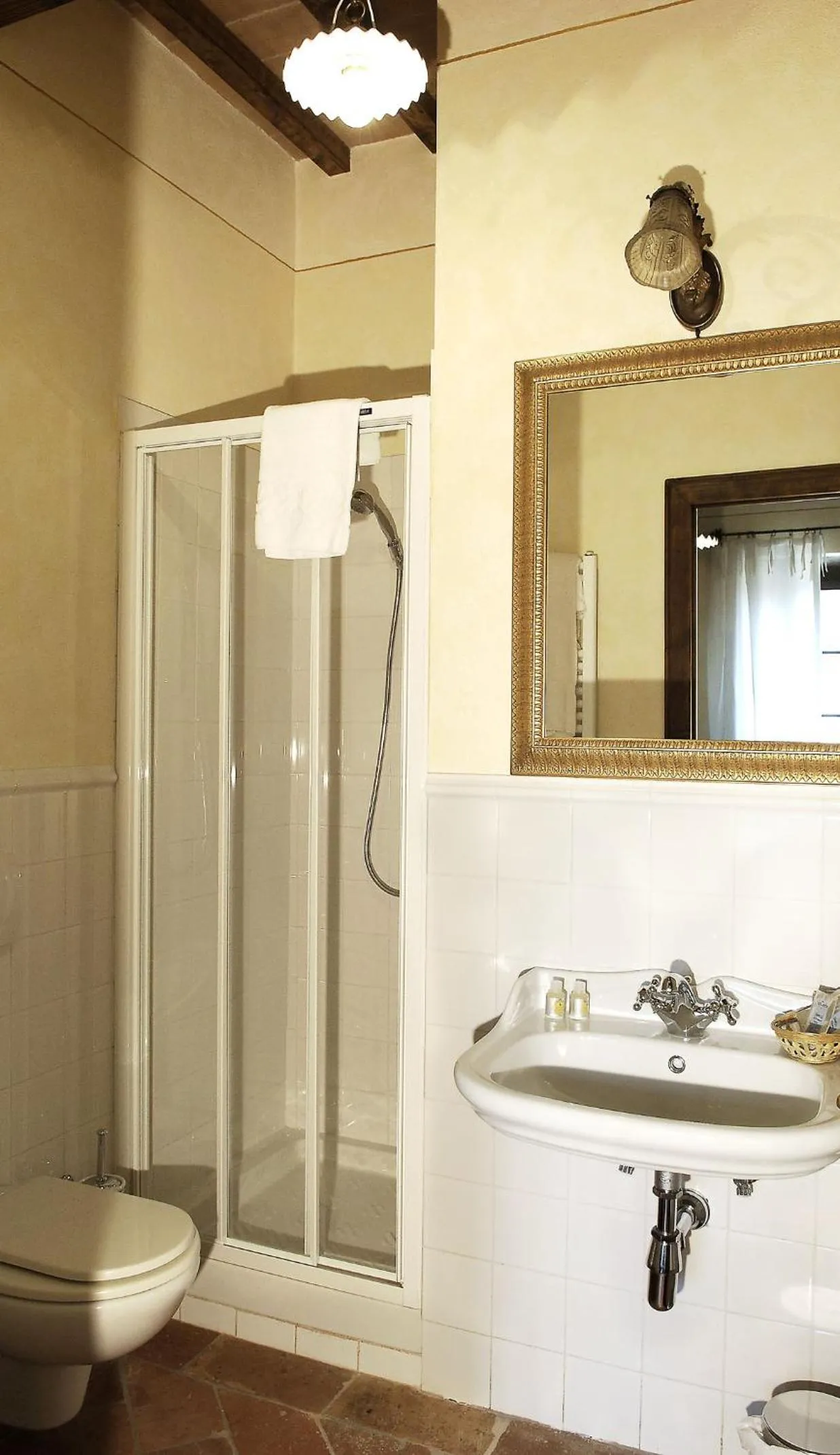 Bathroom in Locanda Antico Borgo