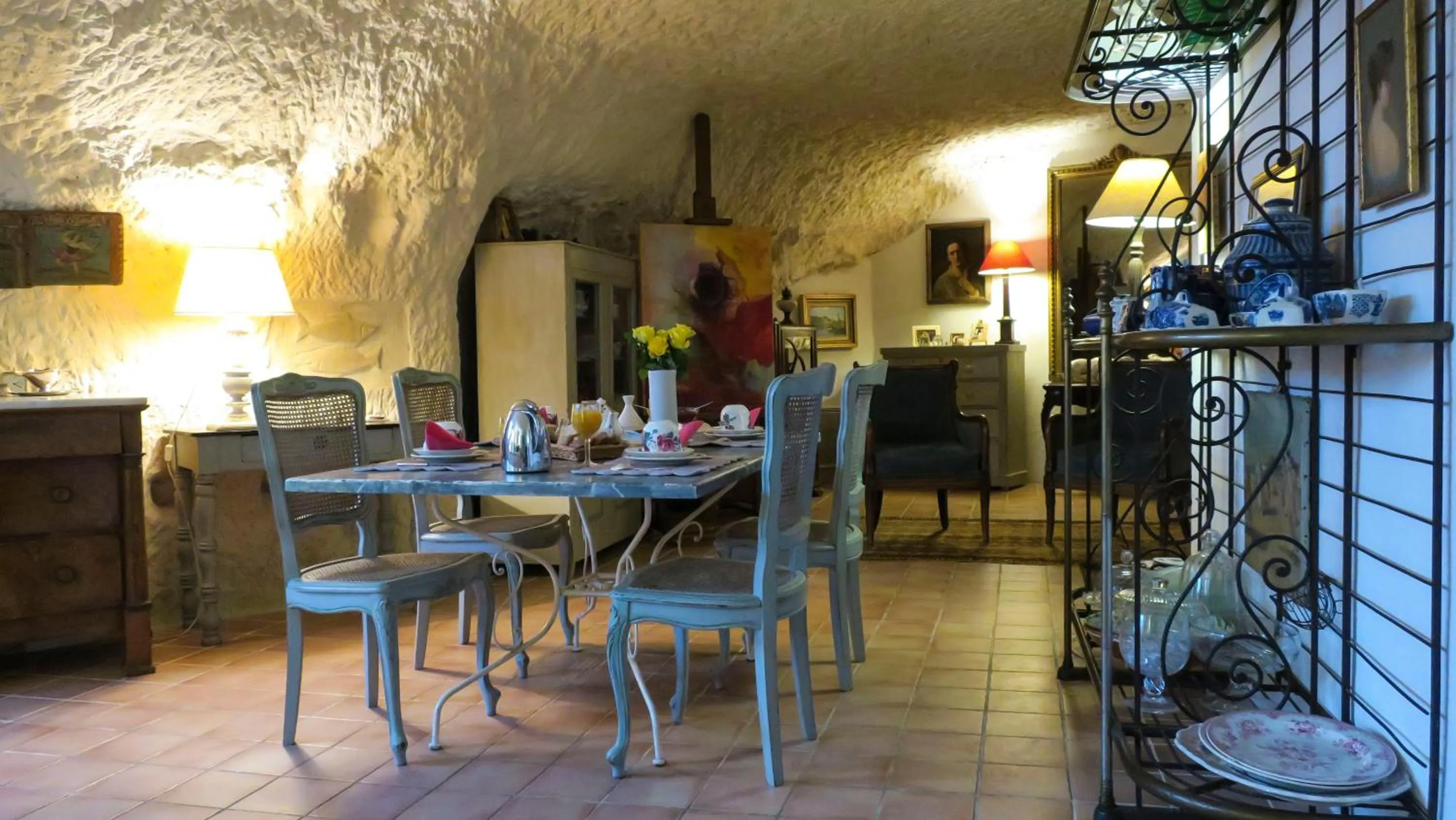 Other in La cave de l'éperon