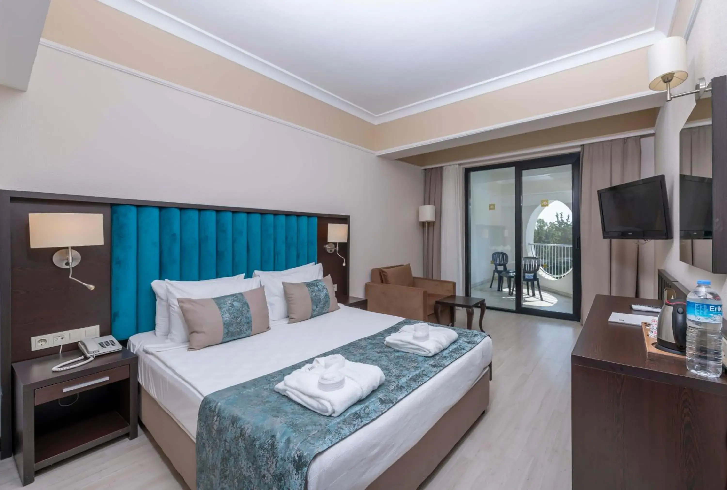 Bed in Armas Hotel Saray Regency