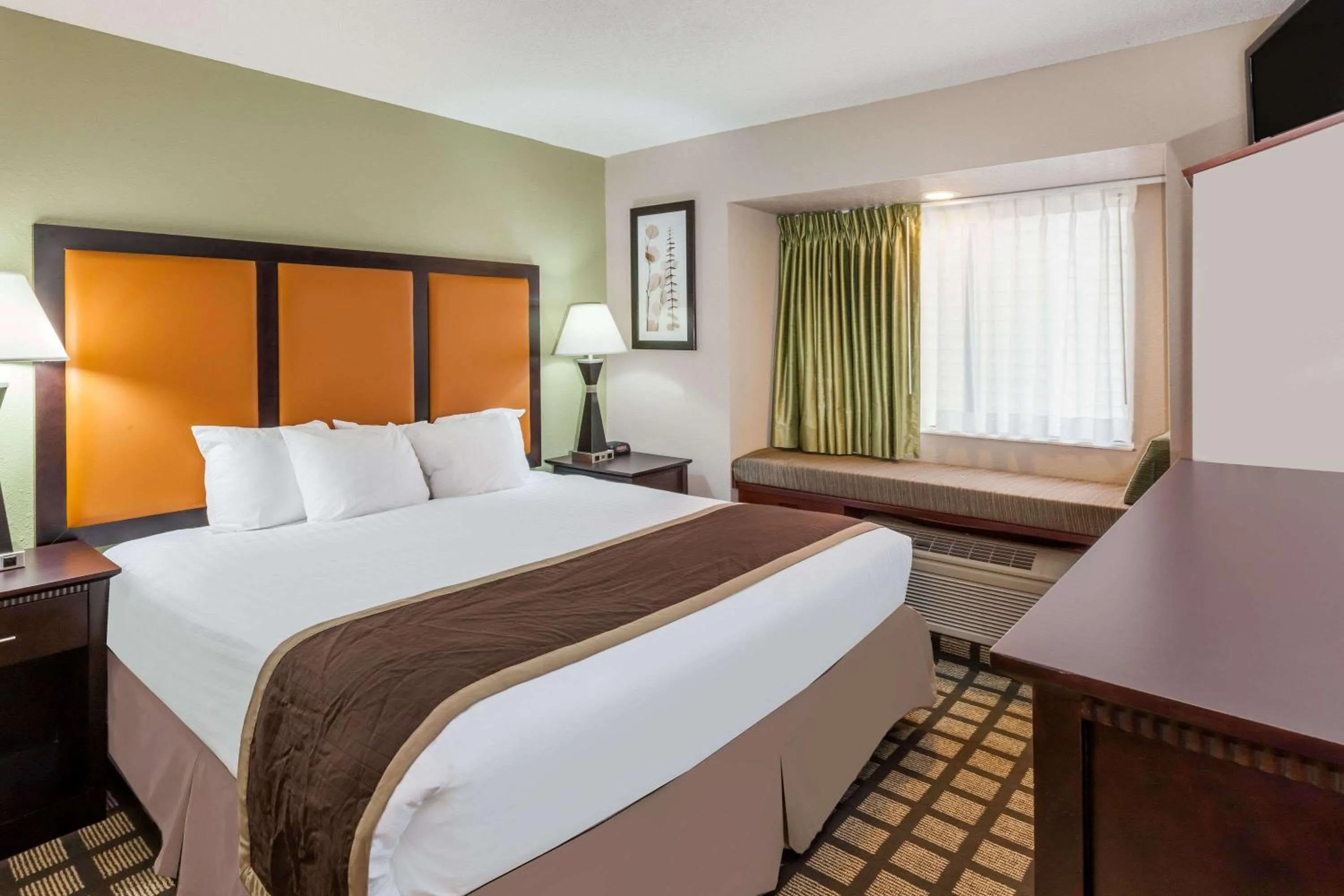 Photo of the whole room, Bed in Baymont by Wyndham Gaylord