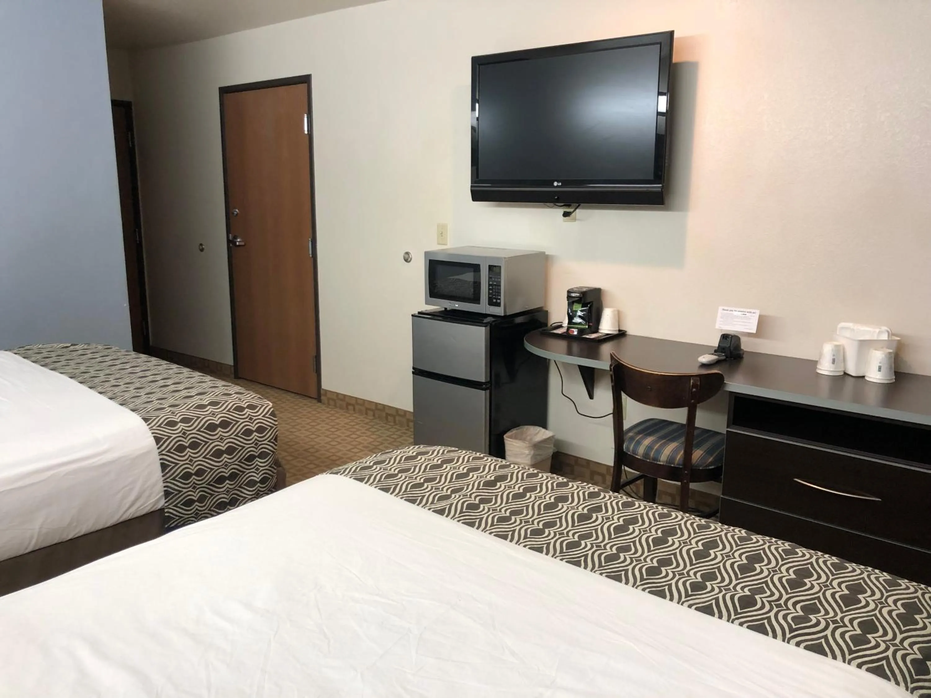 Bed in Microtel Inn & Suites by Wyndham Klamath Falls