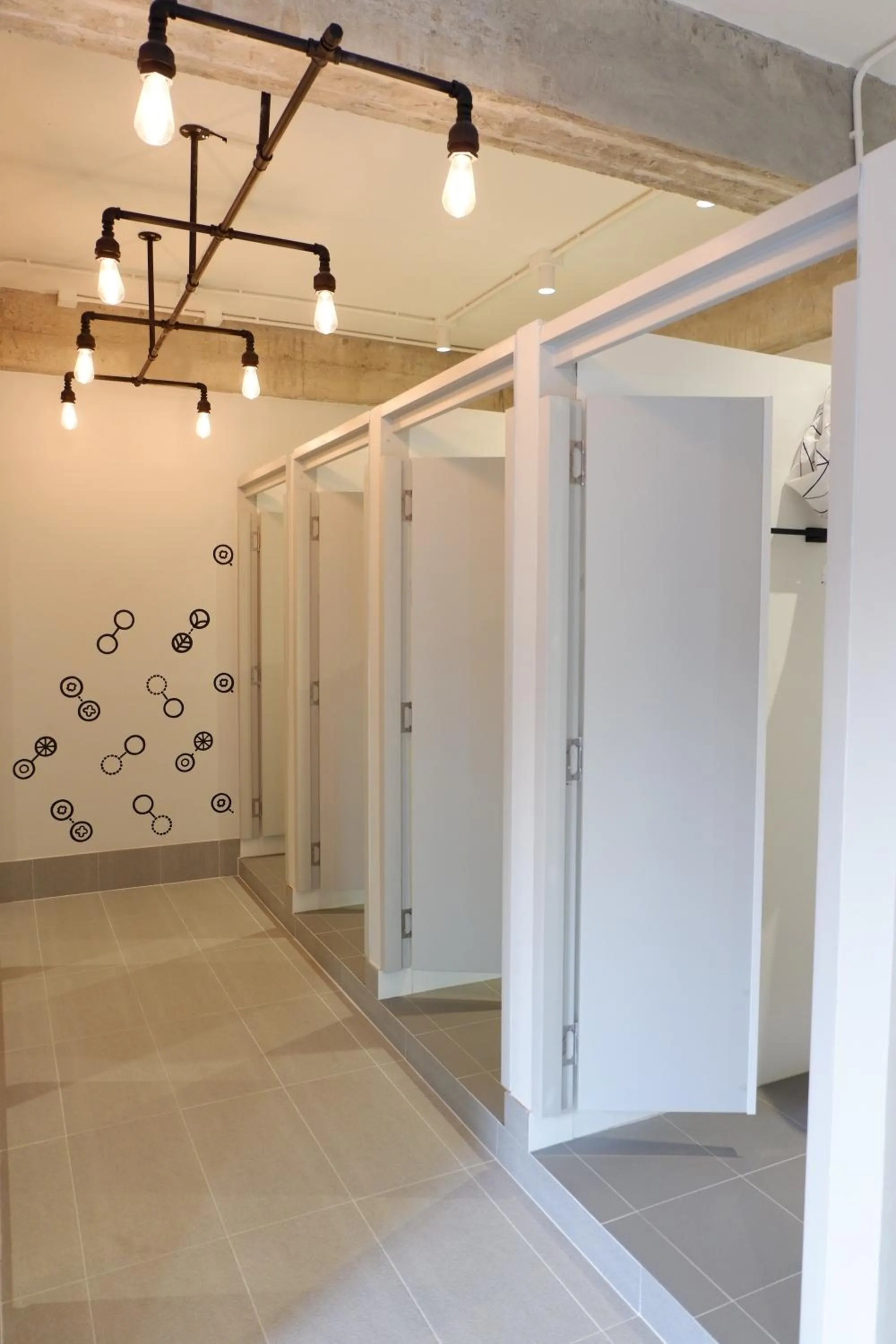 Bathroom in Bedspread Hostel