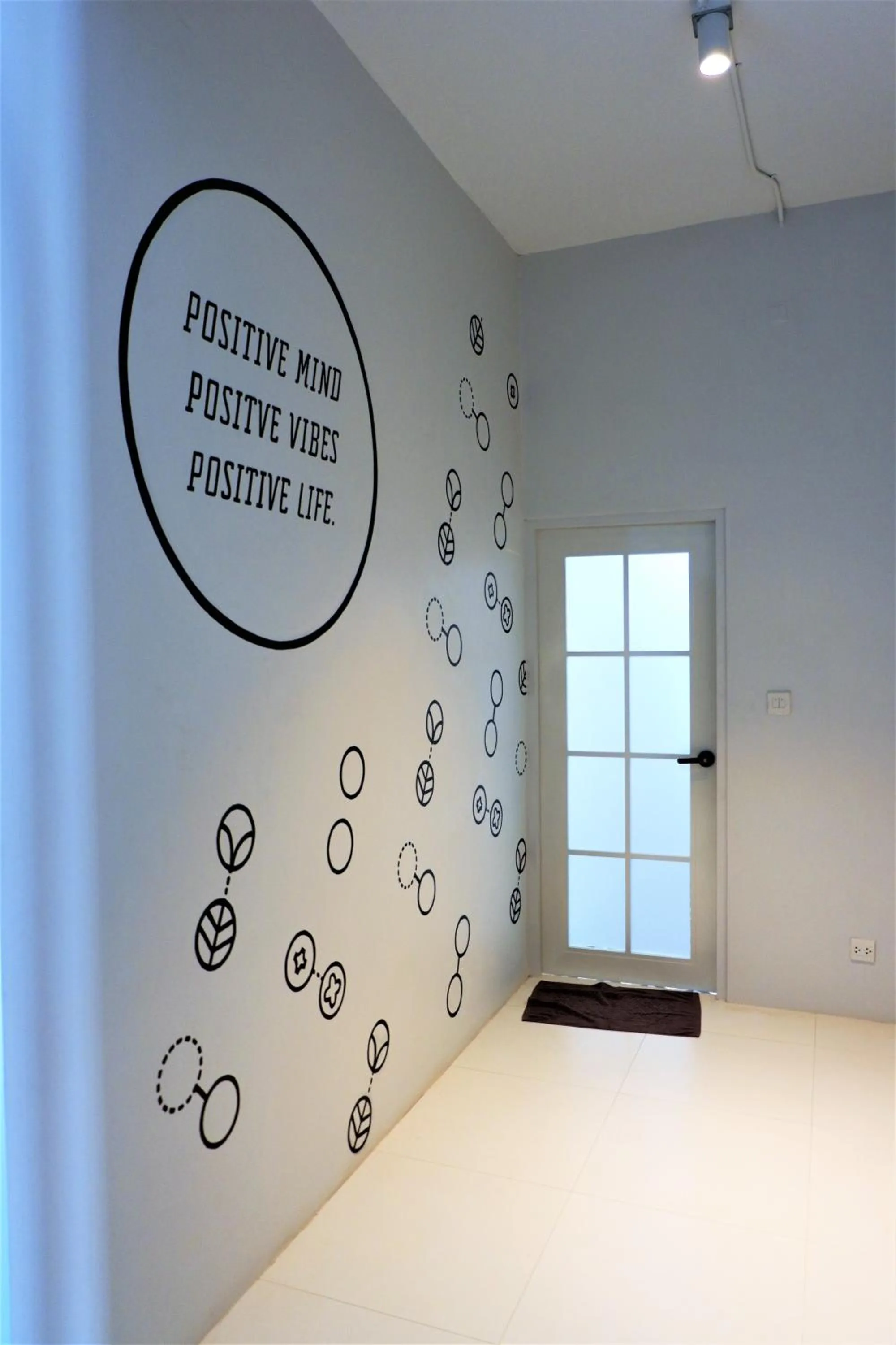 Toilet in Bedspread Hostel