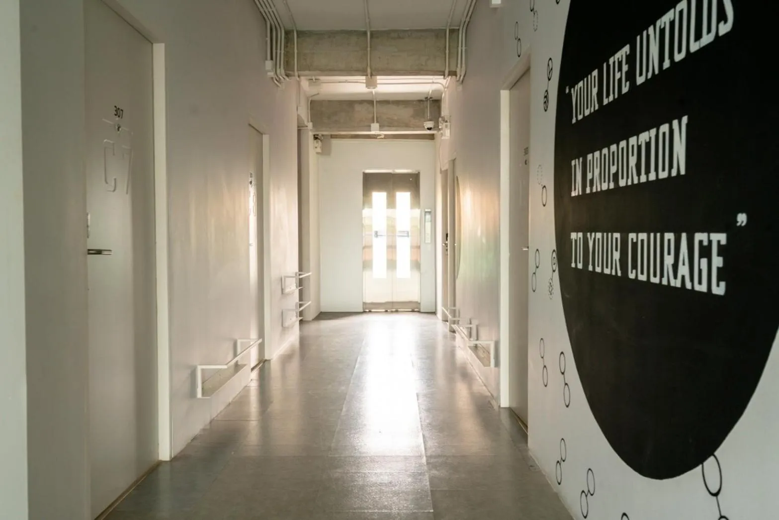 elevator in Bedspread Hostel