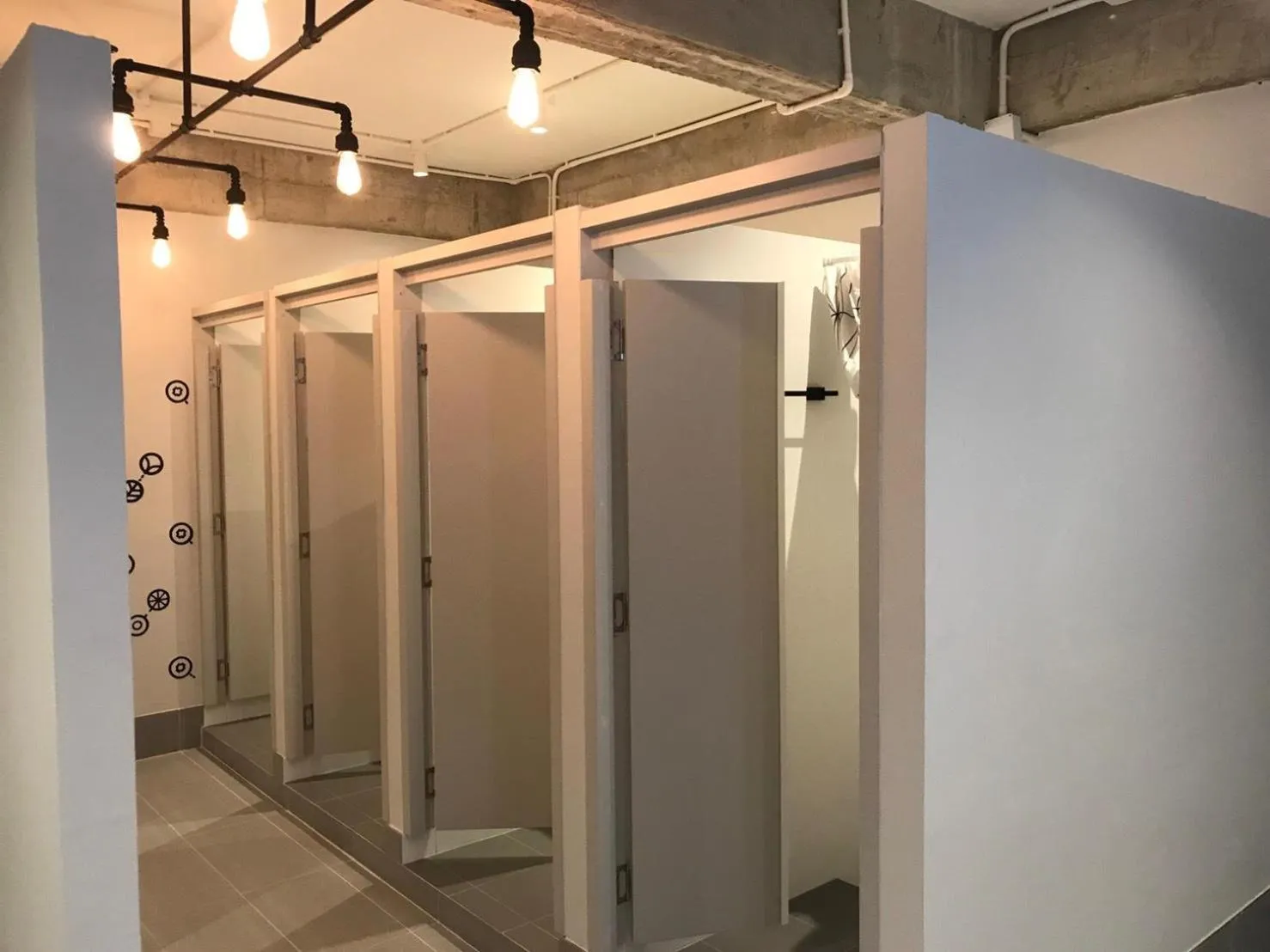 Bathroom in Bedspread Hostel