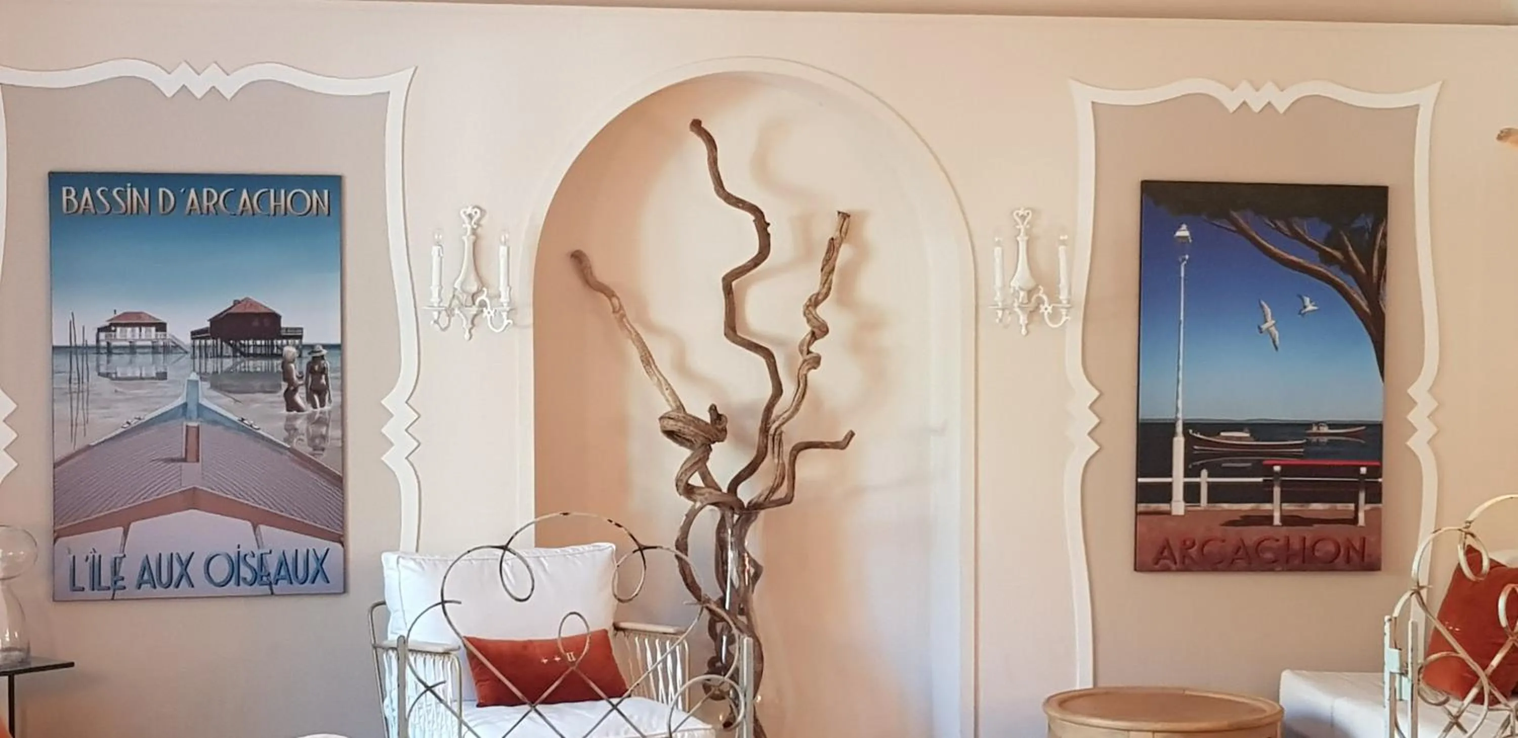 Decorative detail in Grand Hôtel Richelieu