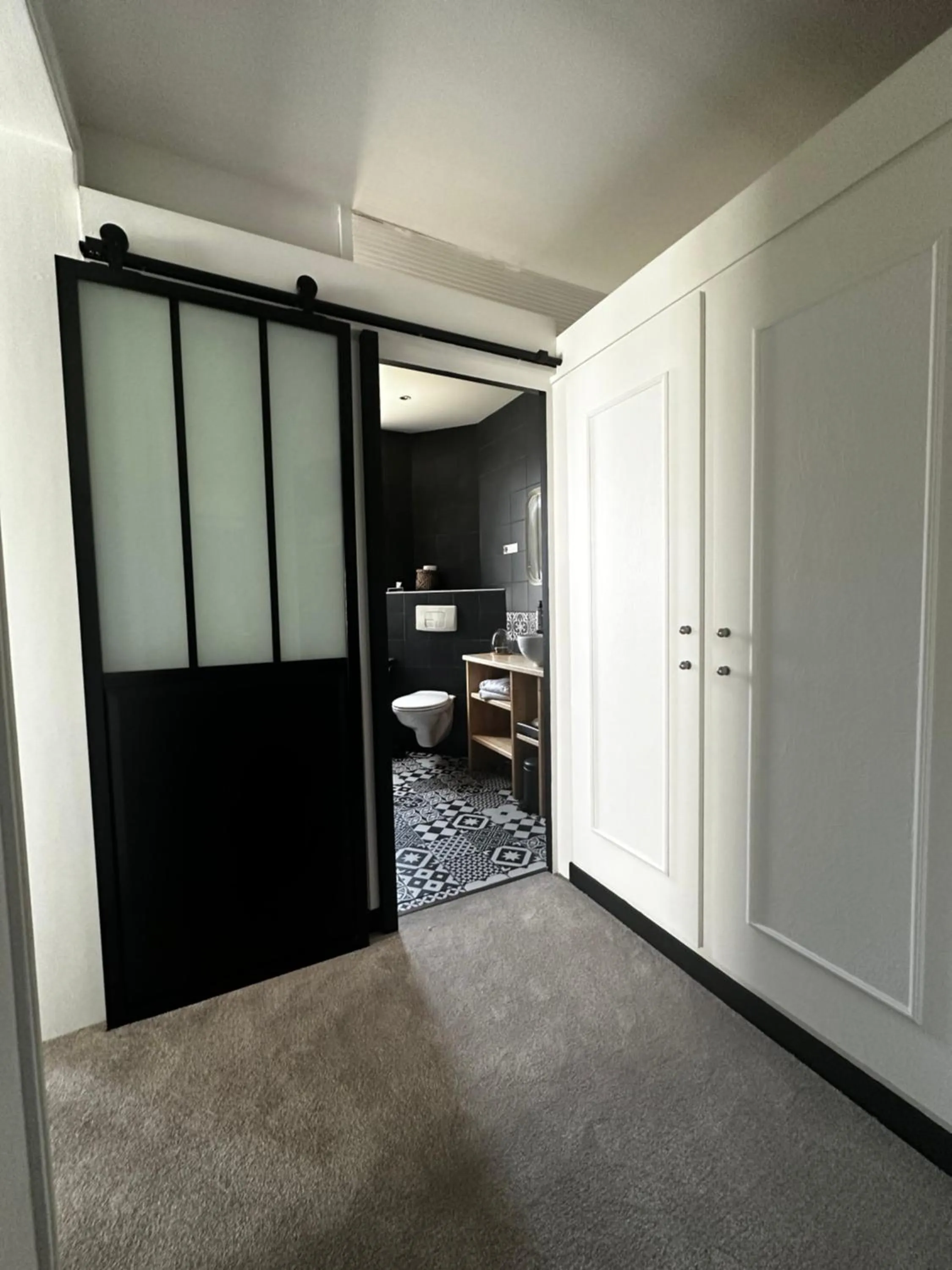 wardrobe in Grand Hôtel Richelieu