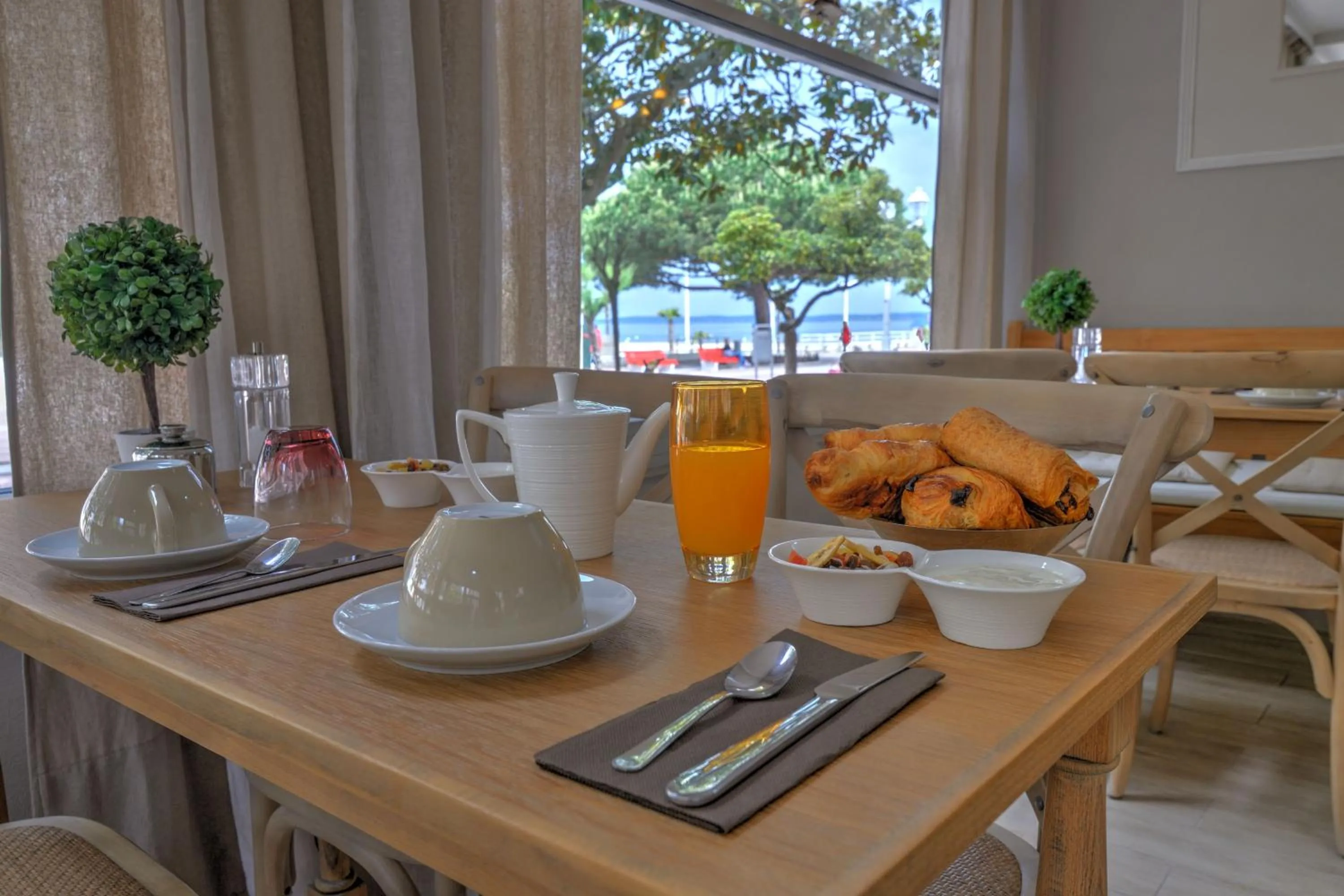 Lounge or bar in Grand Hôtel Richelieu