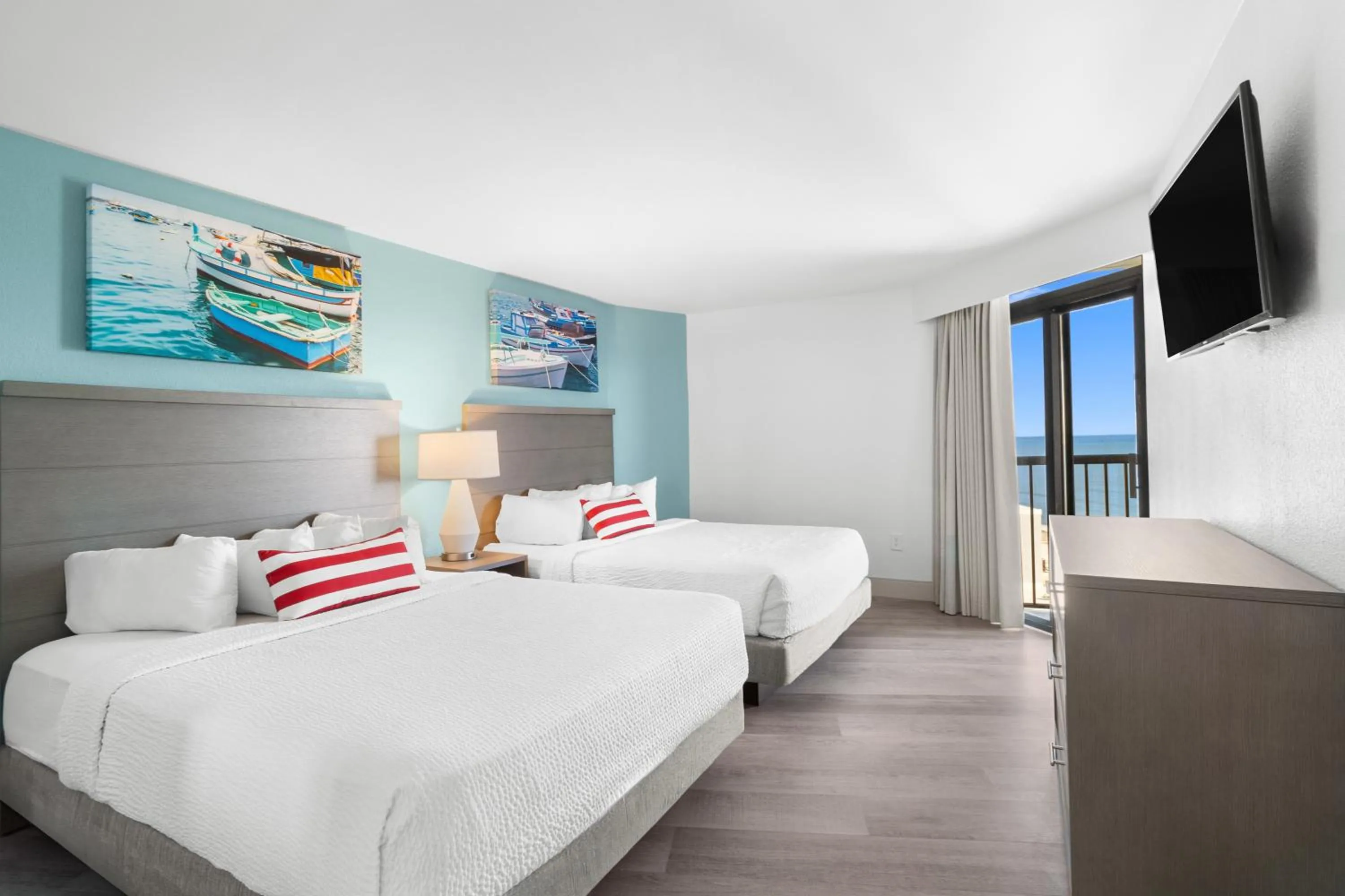 Bedroom, Bed in Compass Cove