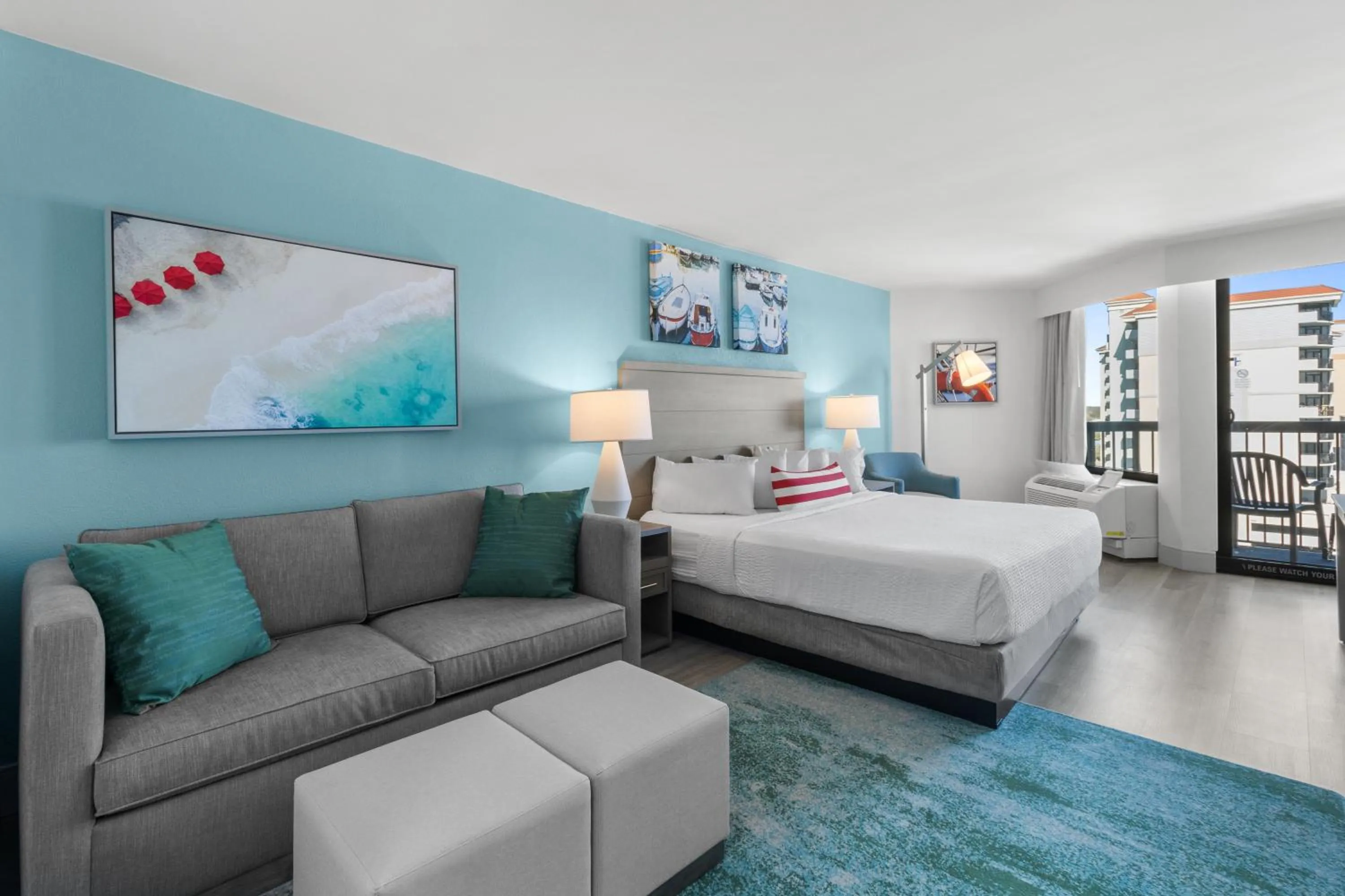 Bedroom, Bed in Compass Cove