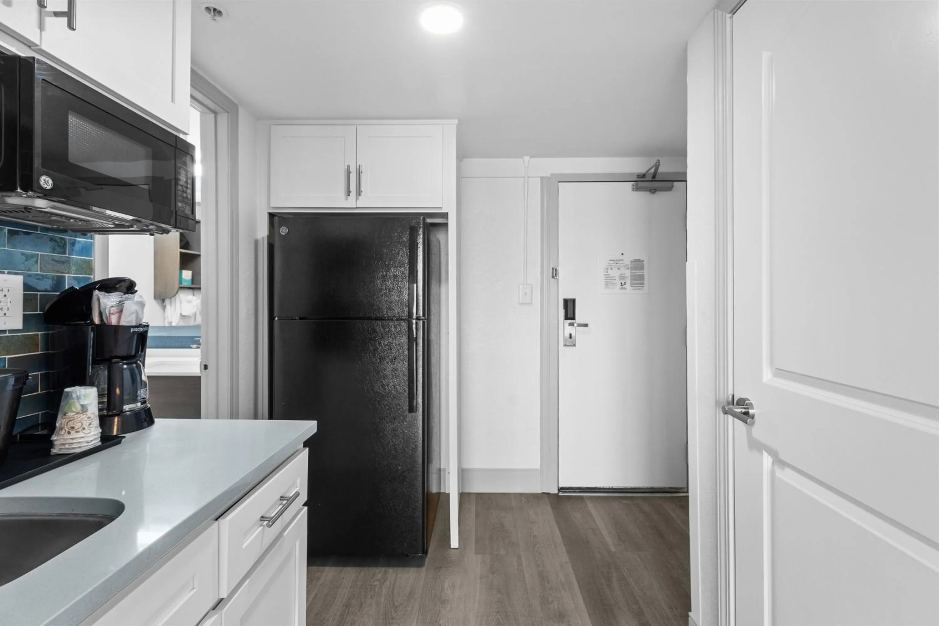 Kitchen or kitchenette in Compass Cove